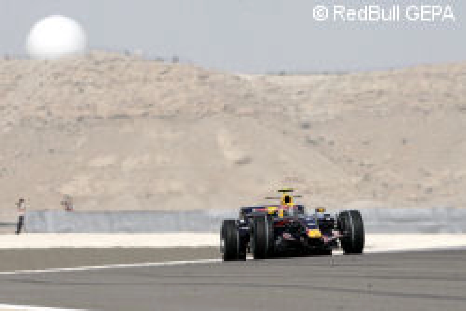 Bahrain in favor of the idea of a night race