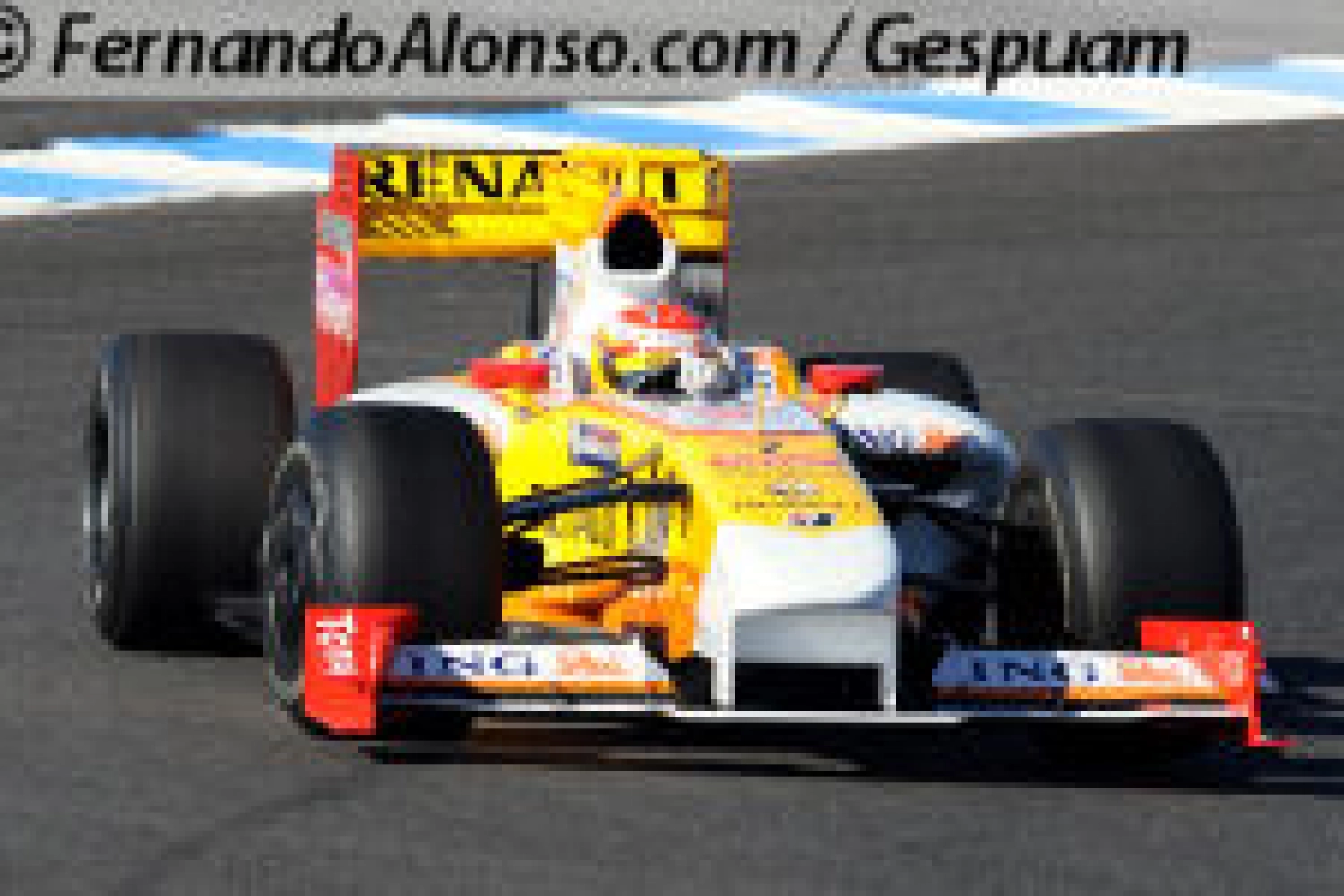 Free Practice 2: Alonso ahead of the Brawn GP, Grosjean 13th