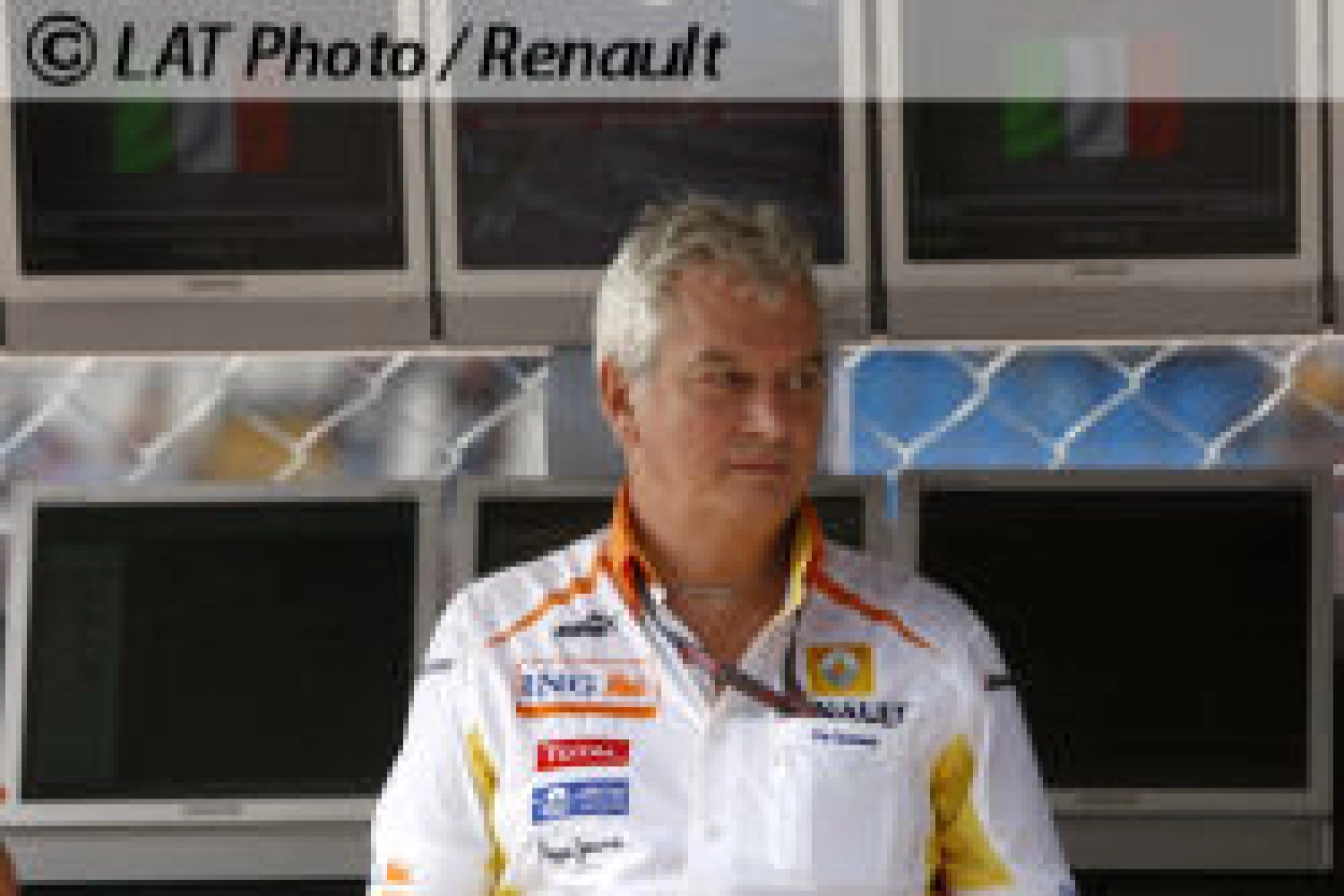 New attack by Symonds against Piquet Jr