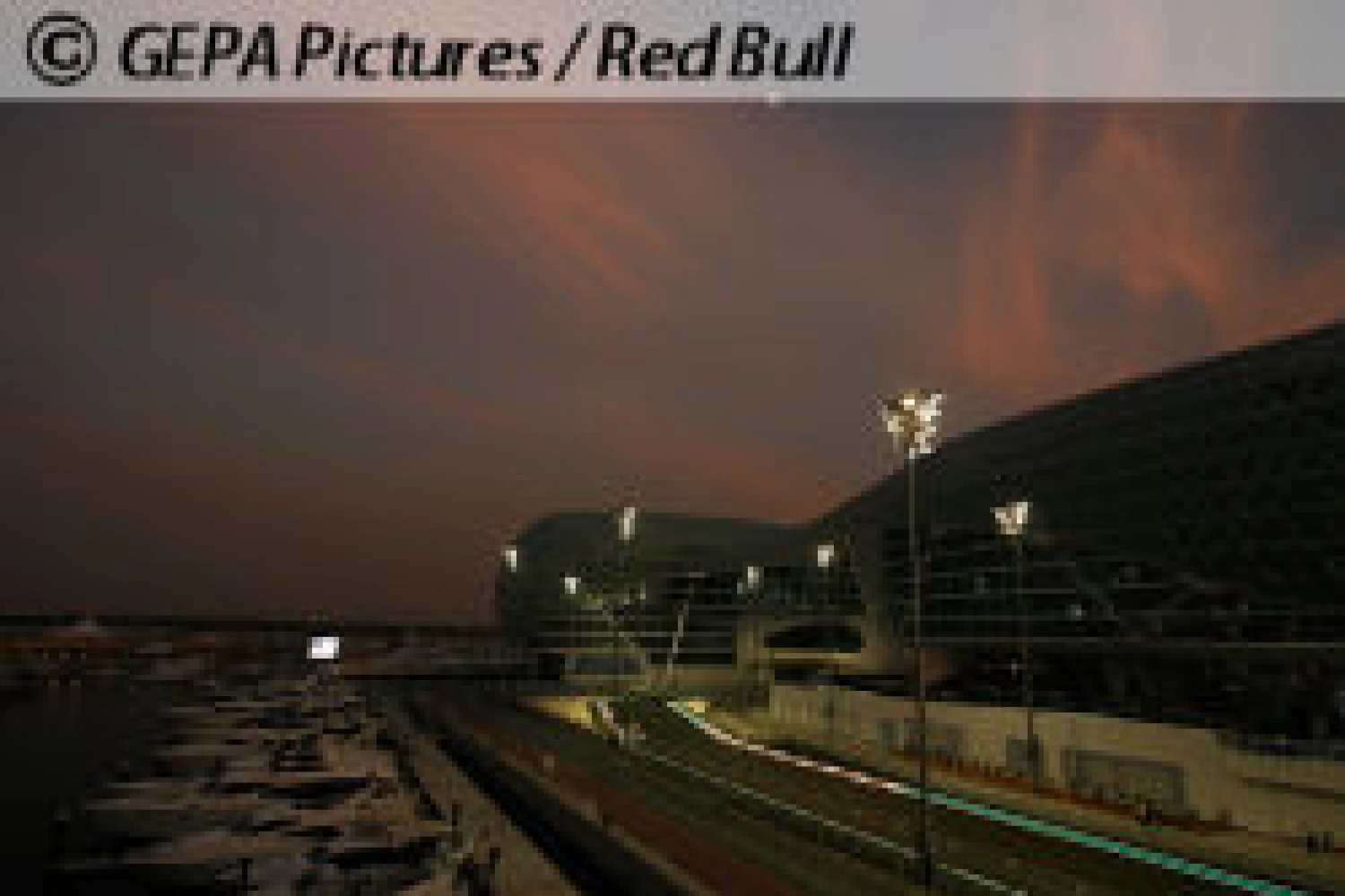Qualification: Hamilton takes pole, ahead of the Red Bulls
