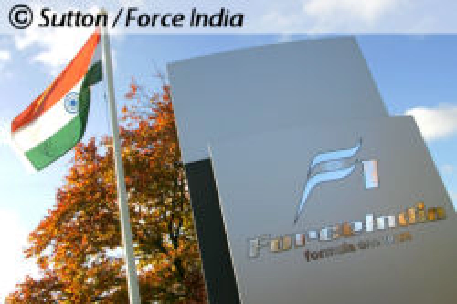 Force India signs di Resta as third driver