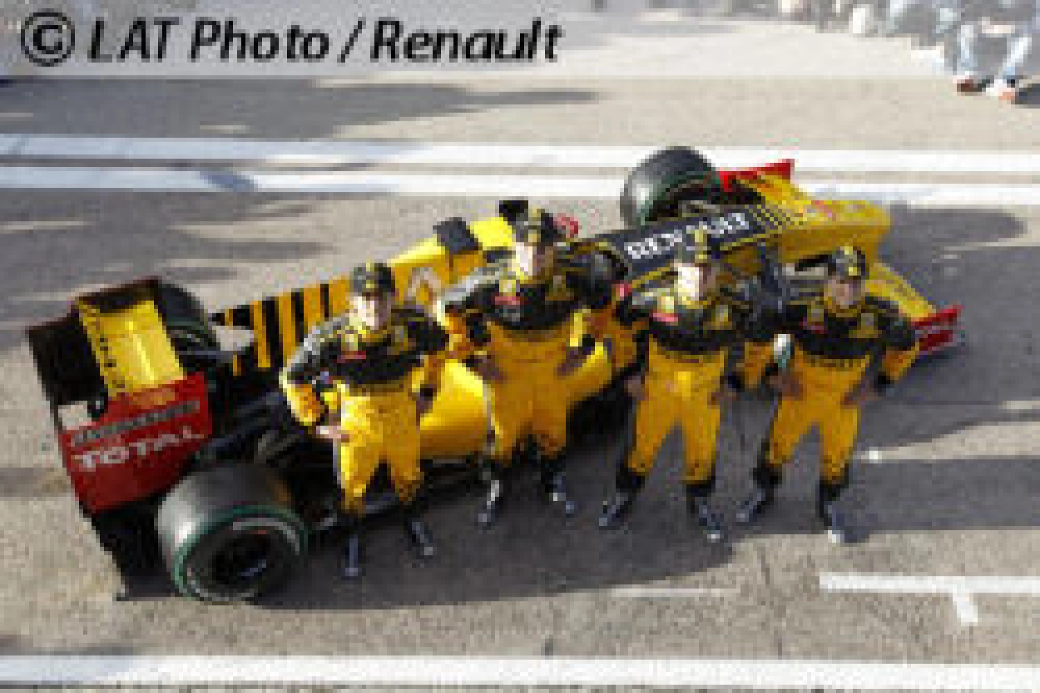 Renault renews its partnership with Processia Solutions