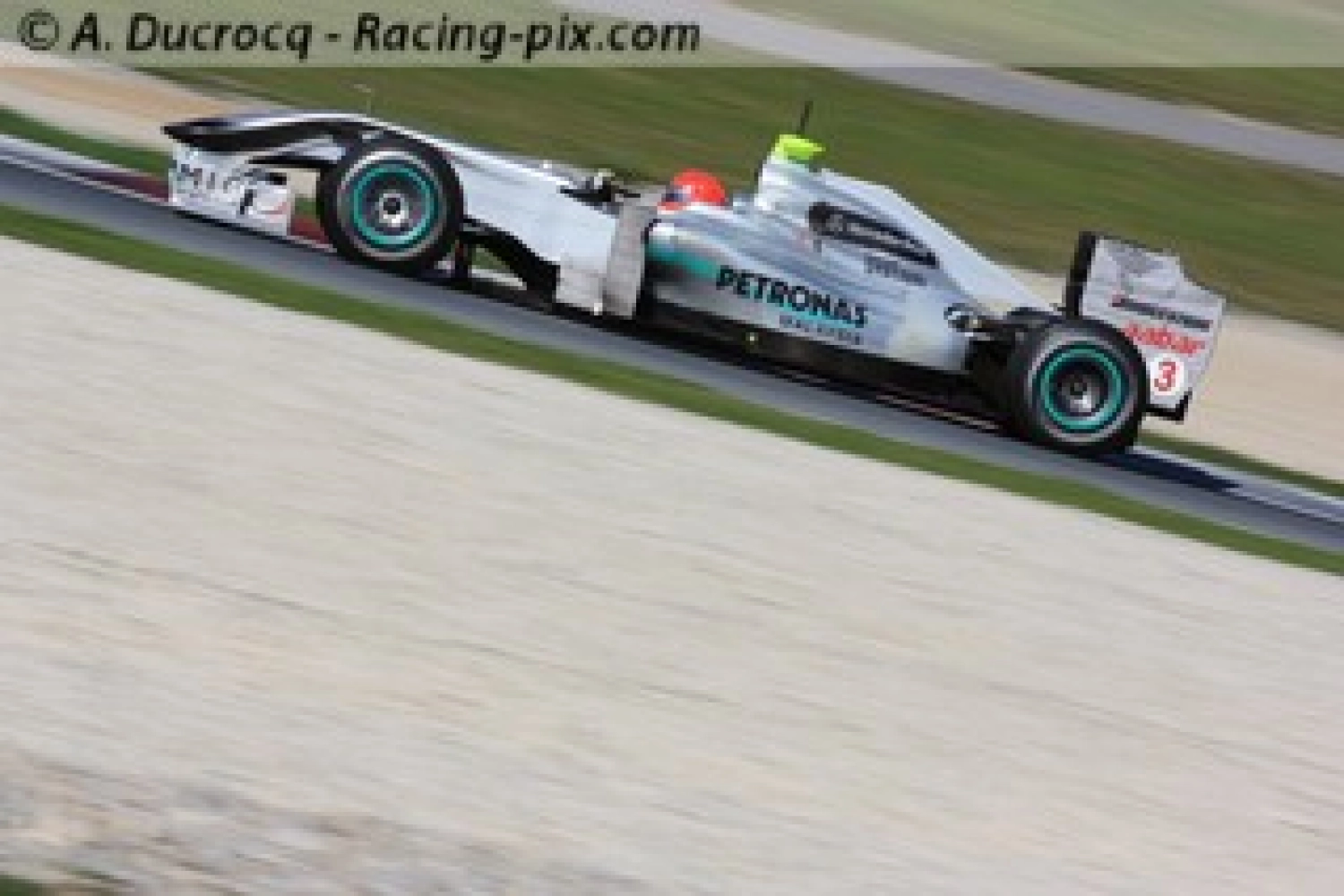 Daimler and Aabar become 100% owners of Mercedes GP