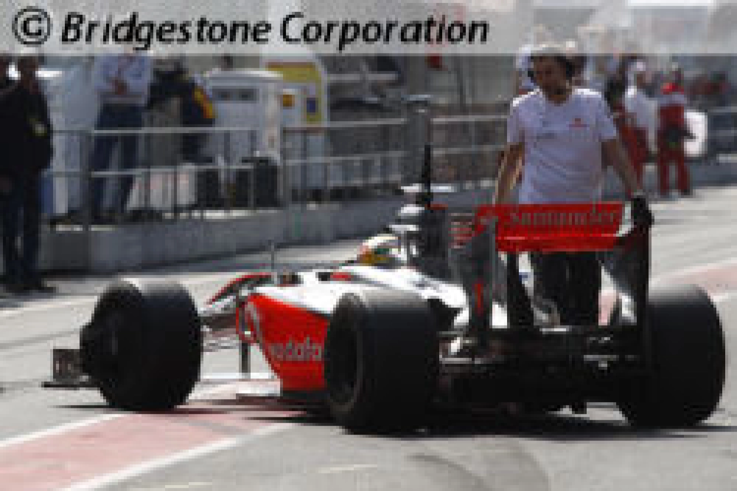 Saturday: McLaren finally returns to Q3 in 2009