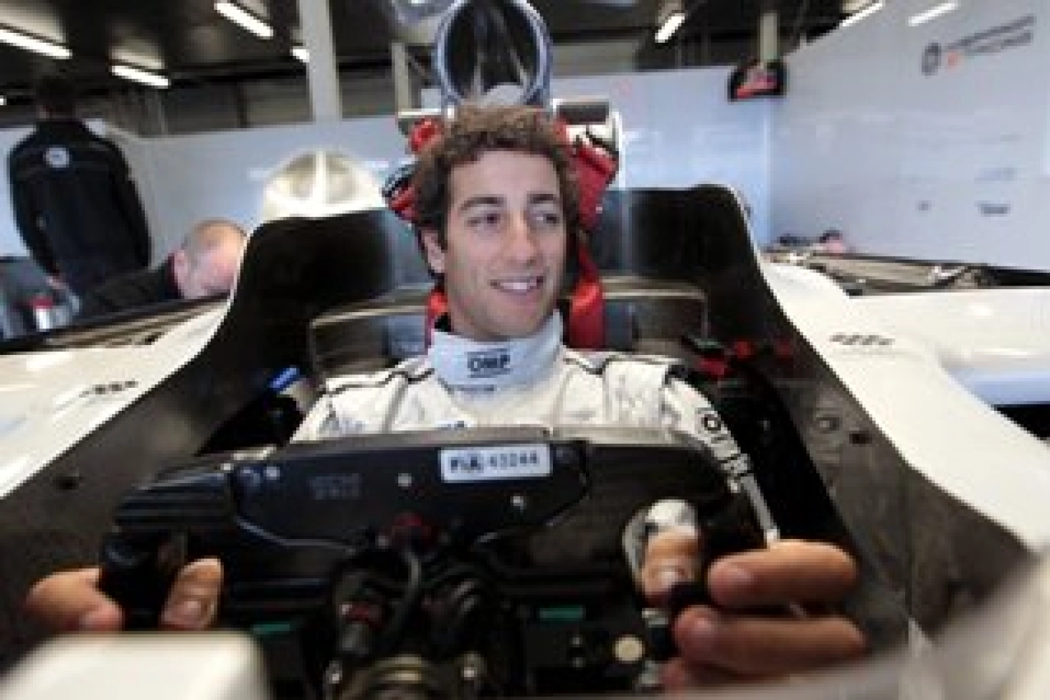 Friday: Start of training for Ricciardo at HRT