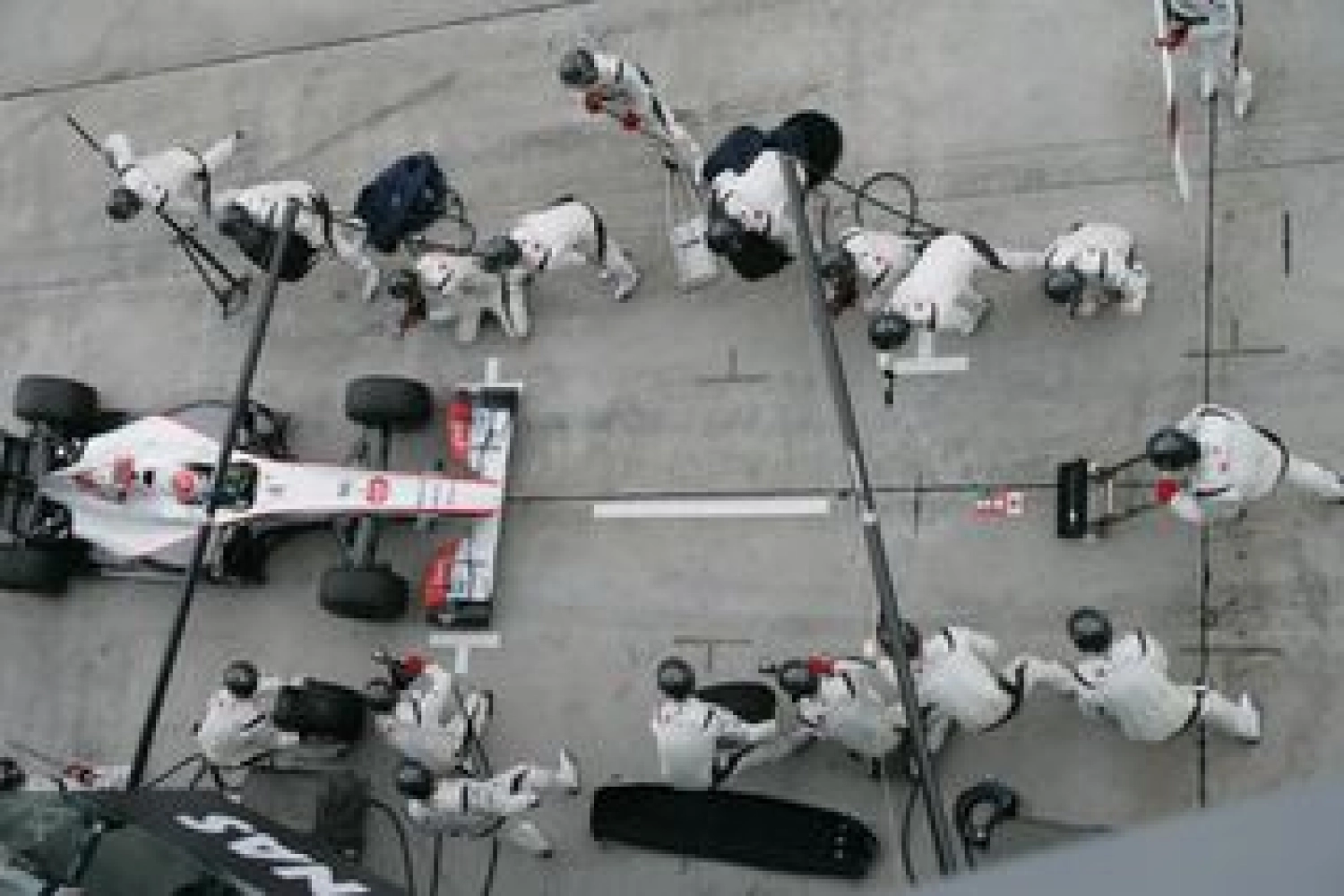 Saturday: Kobayashi offers Q3 to Sauber