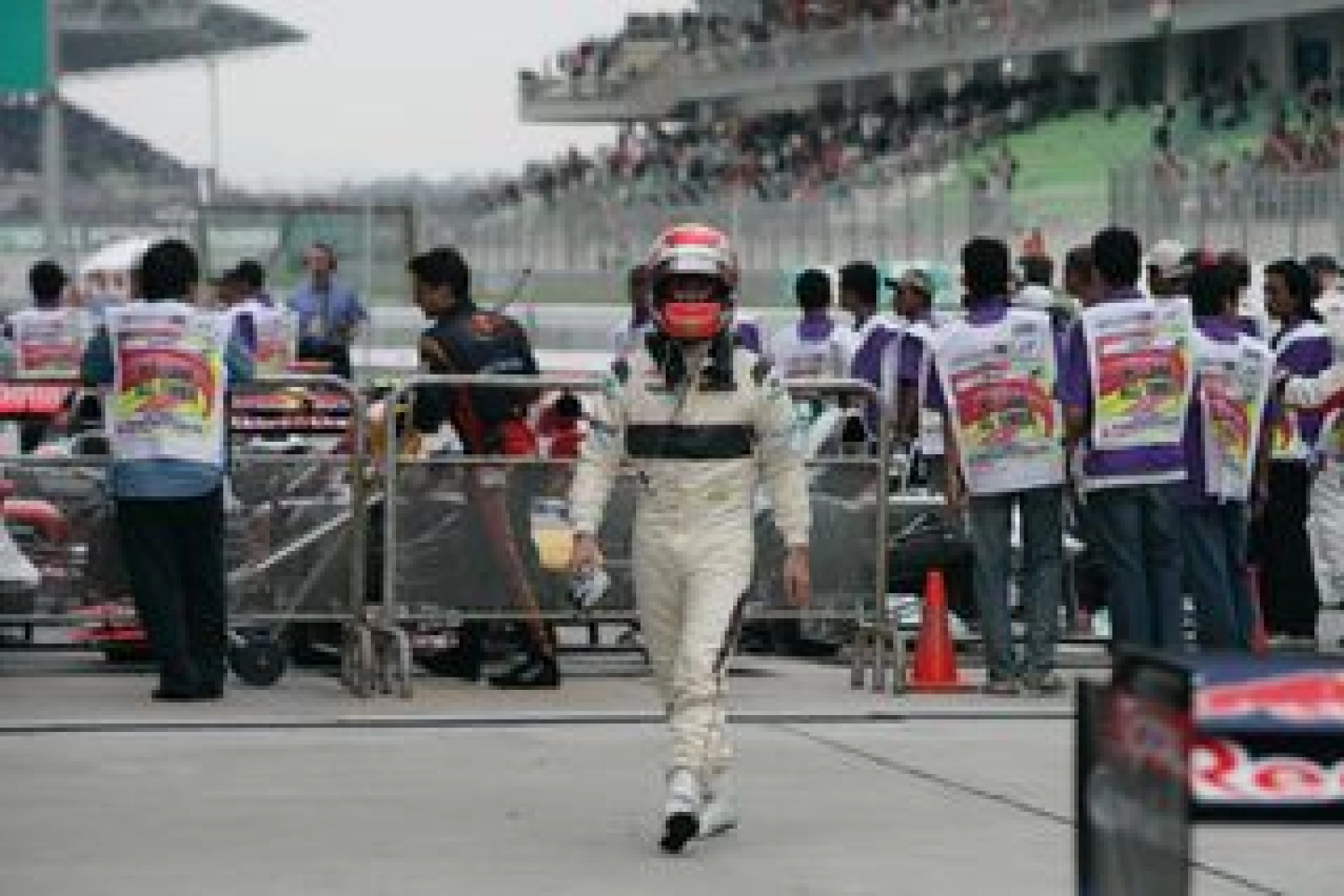 Saturday: Sauber remains unsatisfied in qualifying