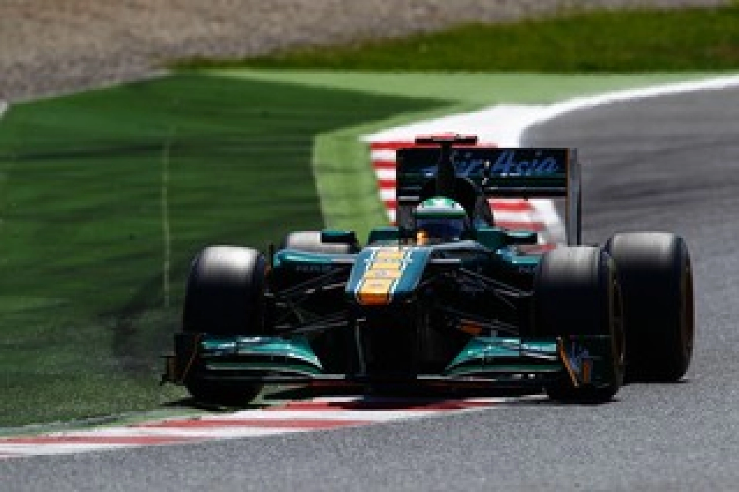 Saturday: Kovalainen puts Team Lotus in Q2