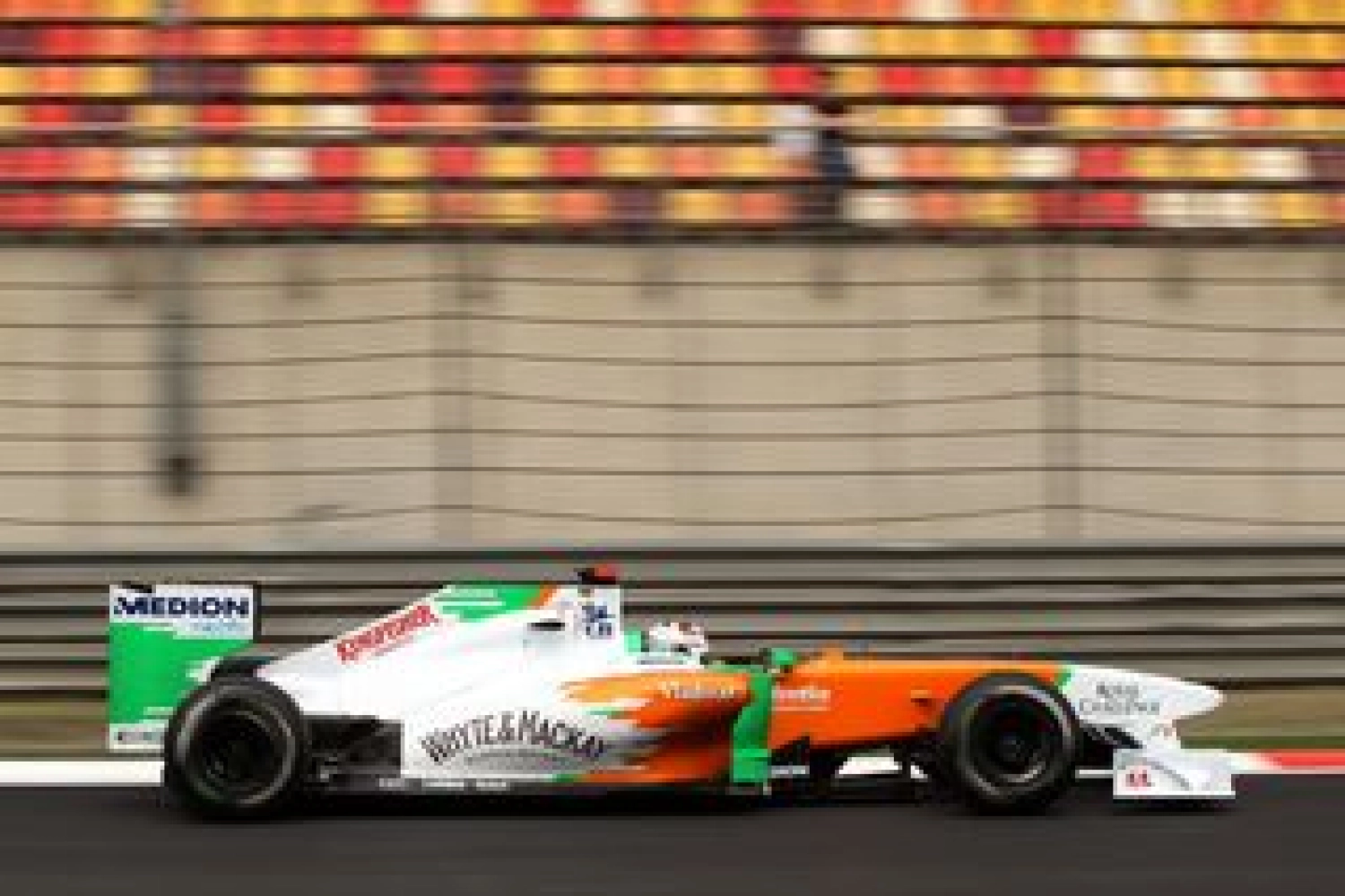 Friday: Significant tire wear for Force India drivers