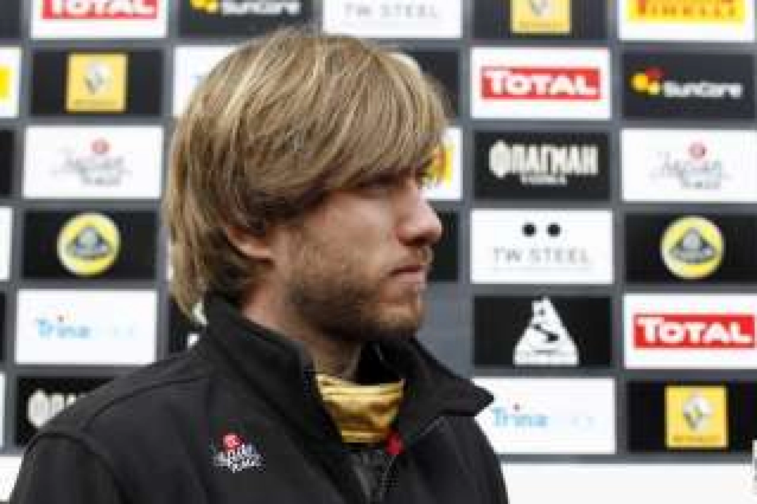 Nick Heidfeld under pressure