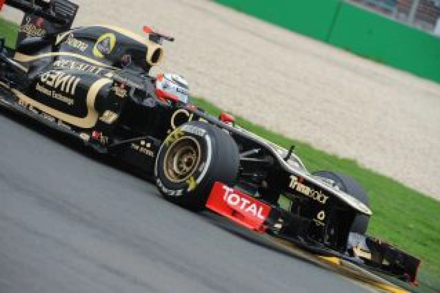 Sunday: Everything was decided at the start for Grosjean and Räikkonen at Lotus