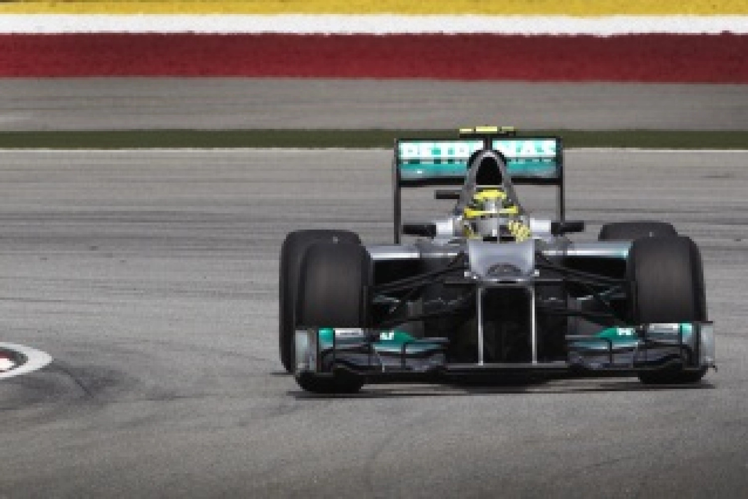 The legality of the Mercedes F-Duct re-examined for China