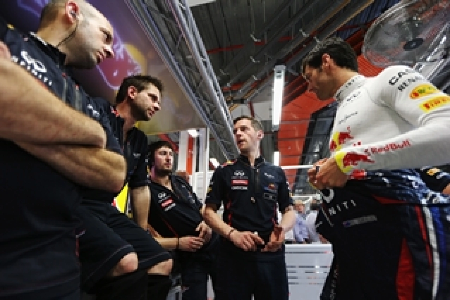 Singapore: The Race Seen from the Pits