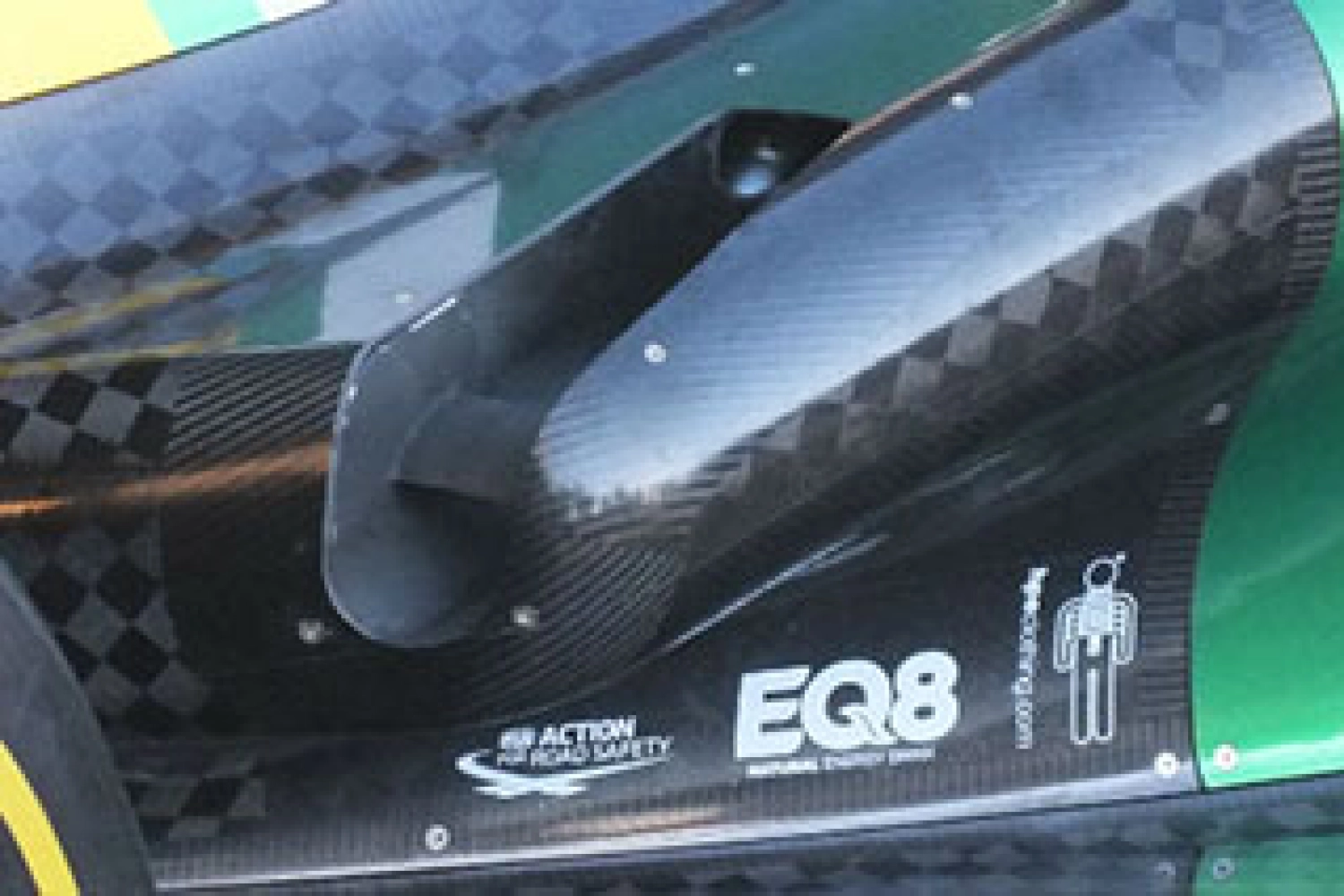 FIA: the exhausts of Caterham and Williams could be illegal