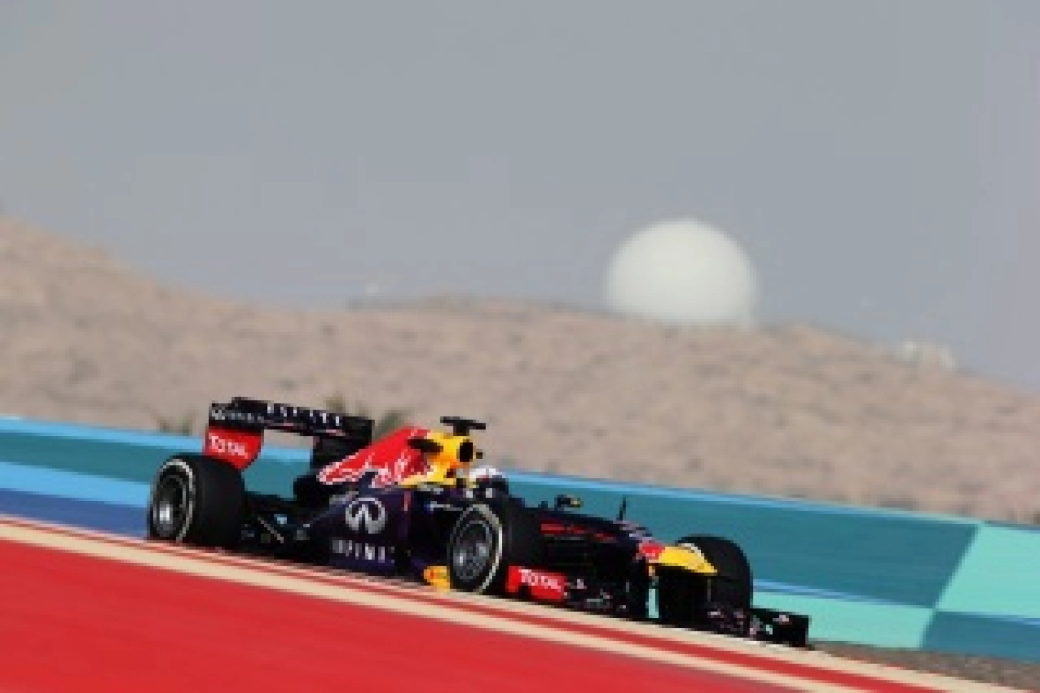 Bahrain – Race: Vettel wins after an eventful race