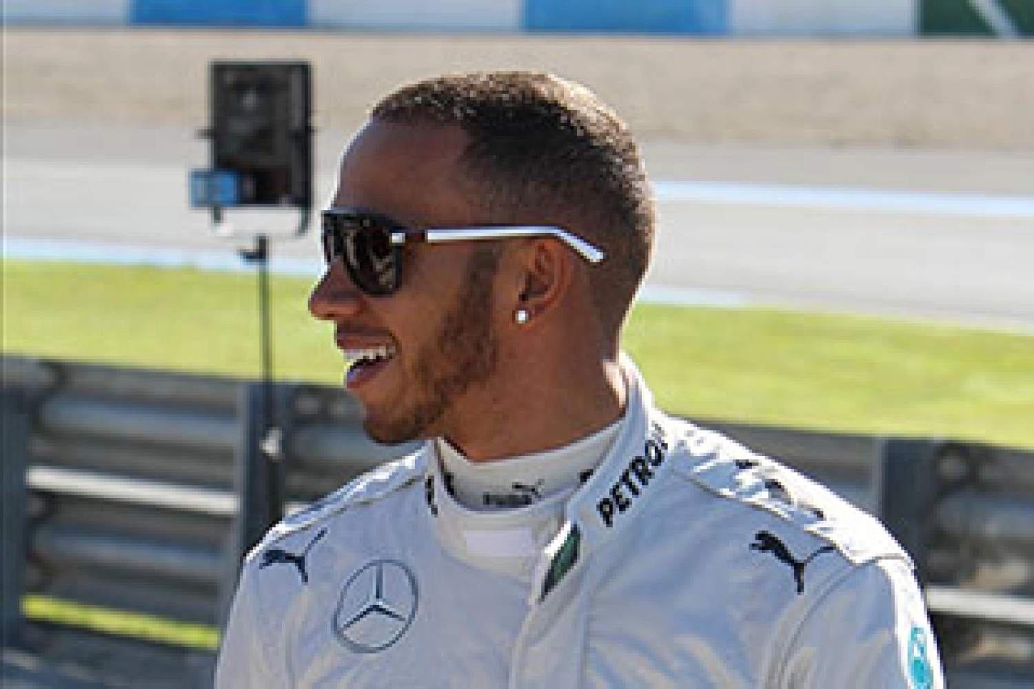 Hamilton appreciates his work environment at Mercedes