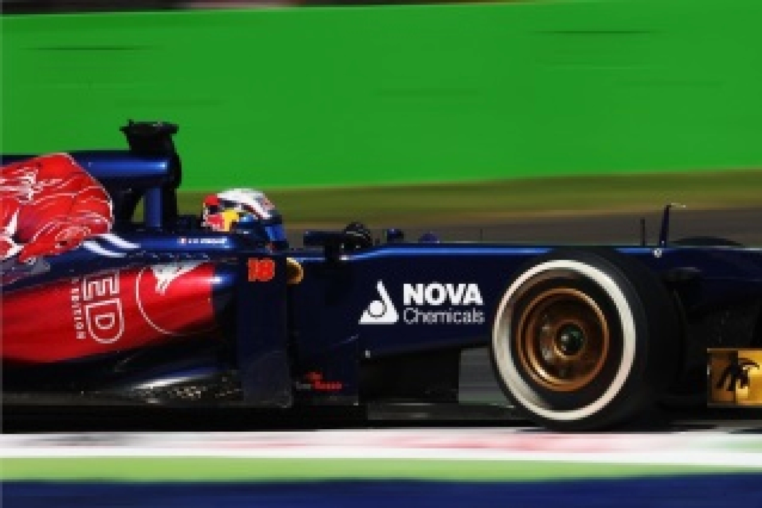 Sunday: Ricciardo laughs, Vergne cries at Toro Rosso