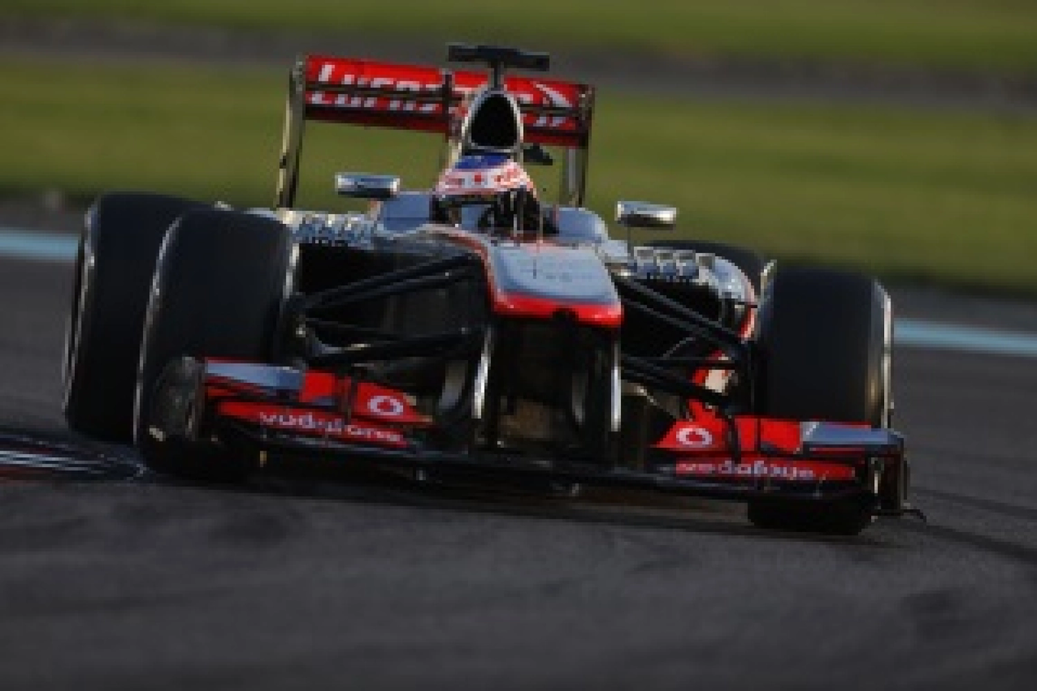 Saturday: Pérez makes it to Q3 but not Button at McLaren