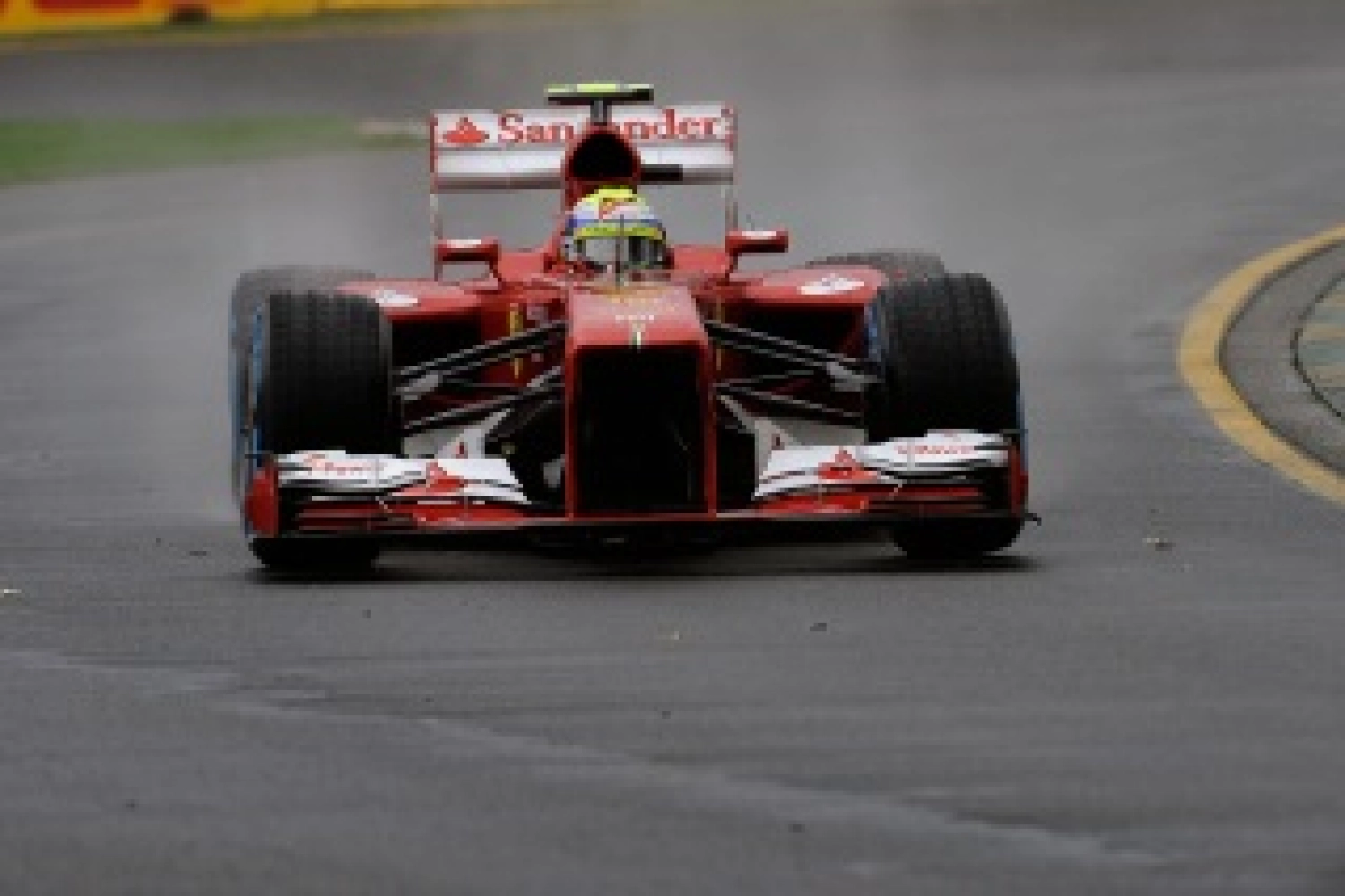Friday: Ferrari and Alonso save rain tires
