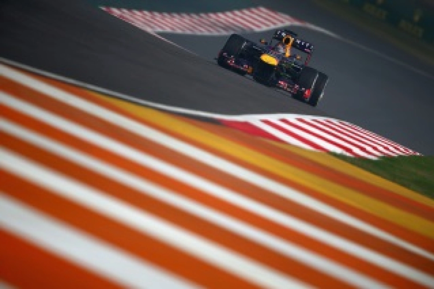 Follow the 2013 Indian Grand Prix qualifying live