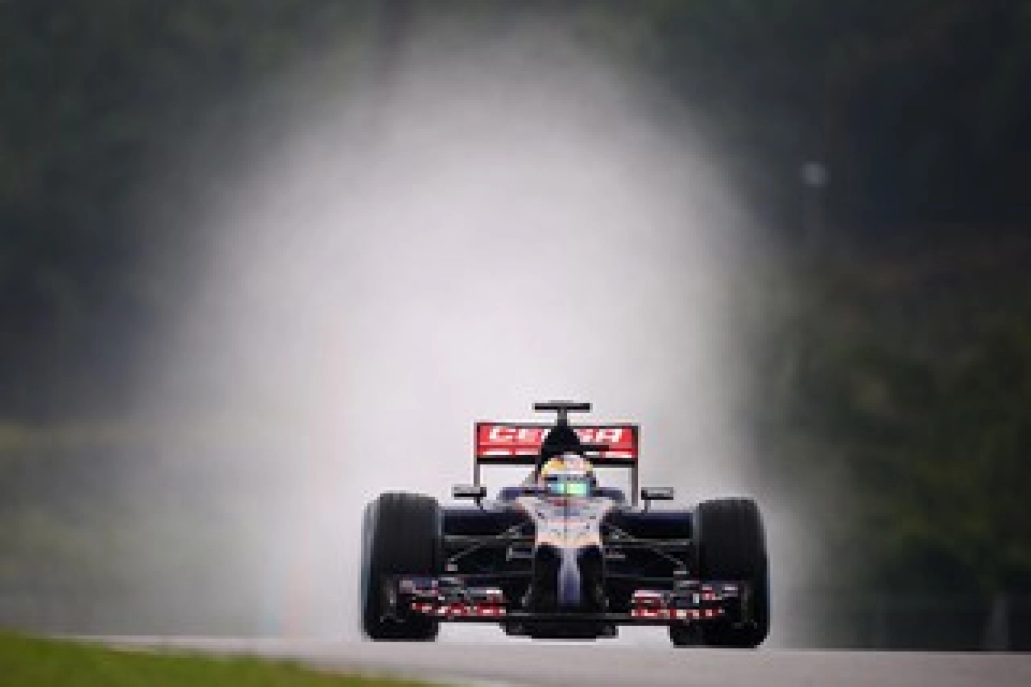 Saturday: Disappointment for Kvyat and Vergne at Toro Rosso