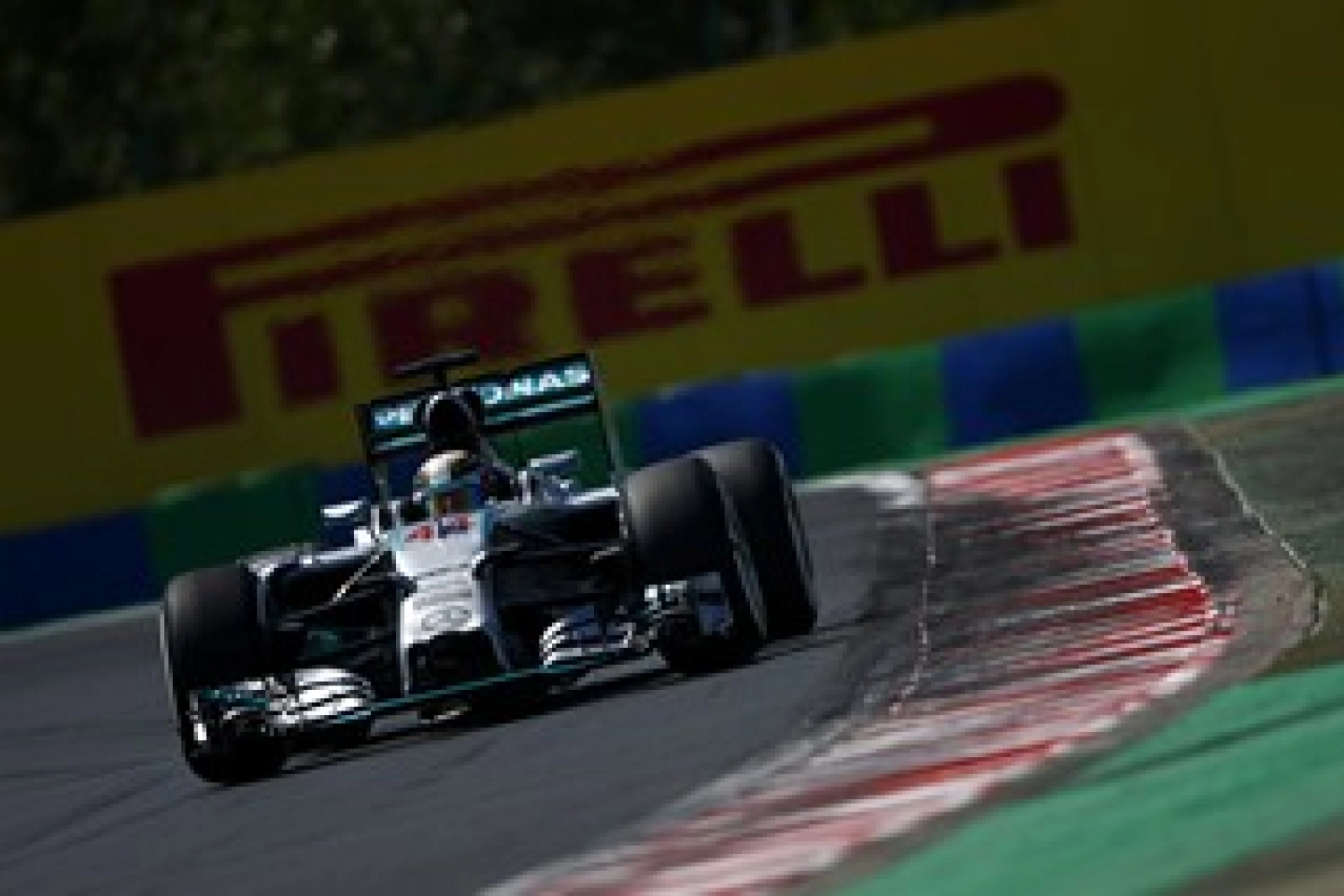 Italy – Qualifications: Hamilton back on pole ahead of Rosberg, Räikkönen disappoints