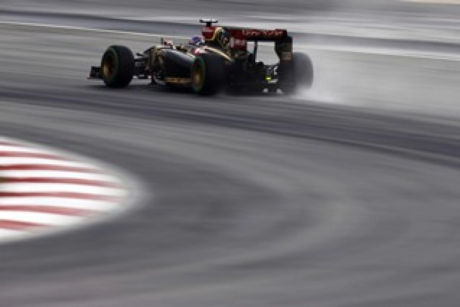 Sunday: Lotus F1 and Grosjean wish Bianchi the best