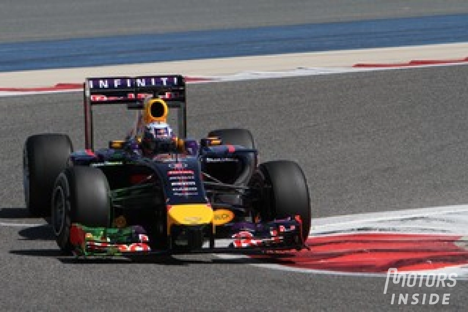 Thursday: At Red Bull, Ricciardo and Vettel fast but on the lookout