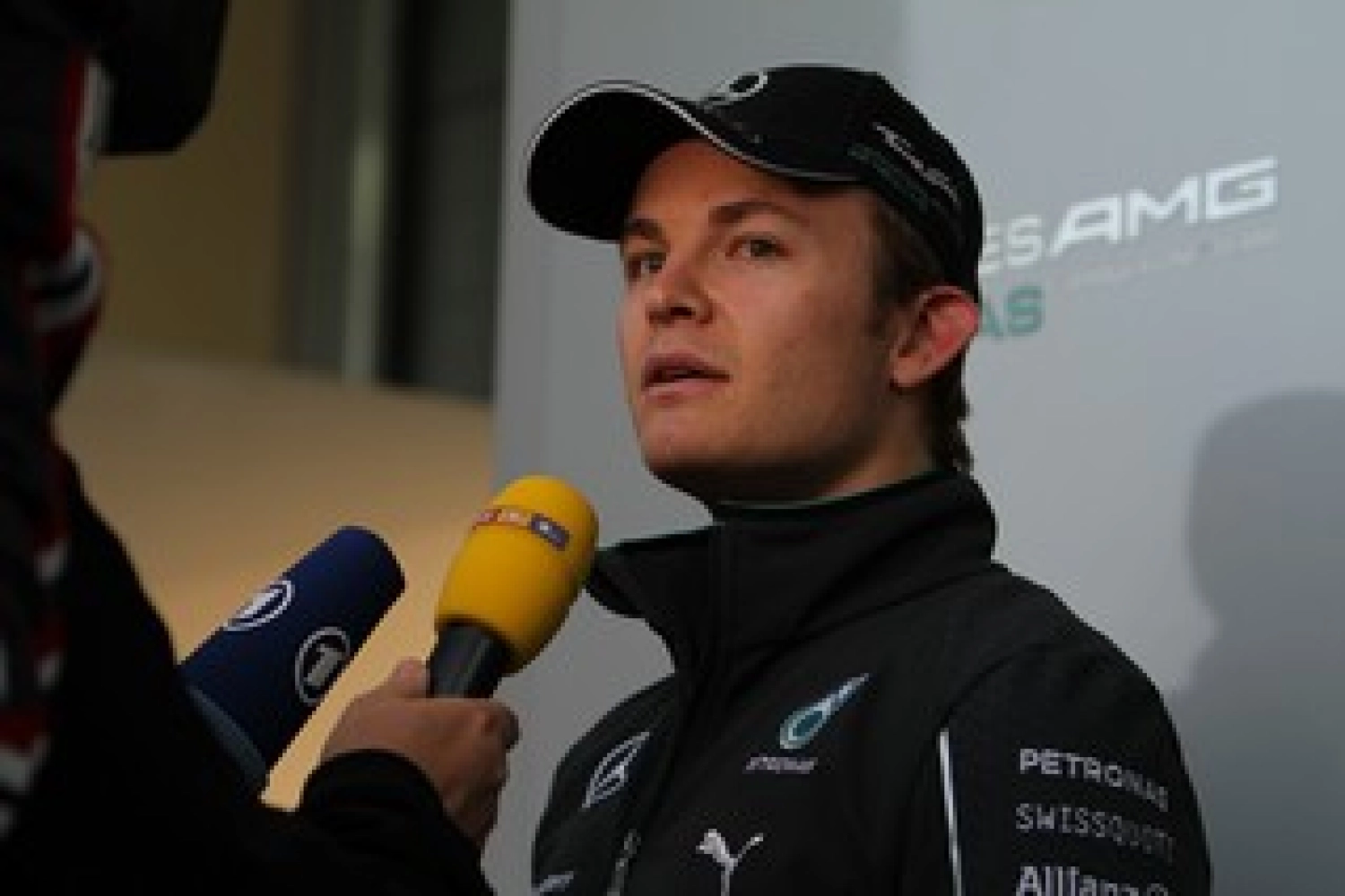 United States GP: Rosberg, on pole, will not let Mercedes’ problems worry him