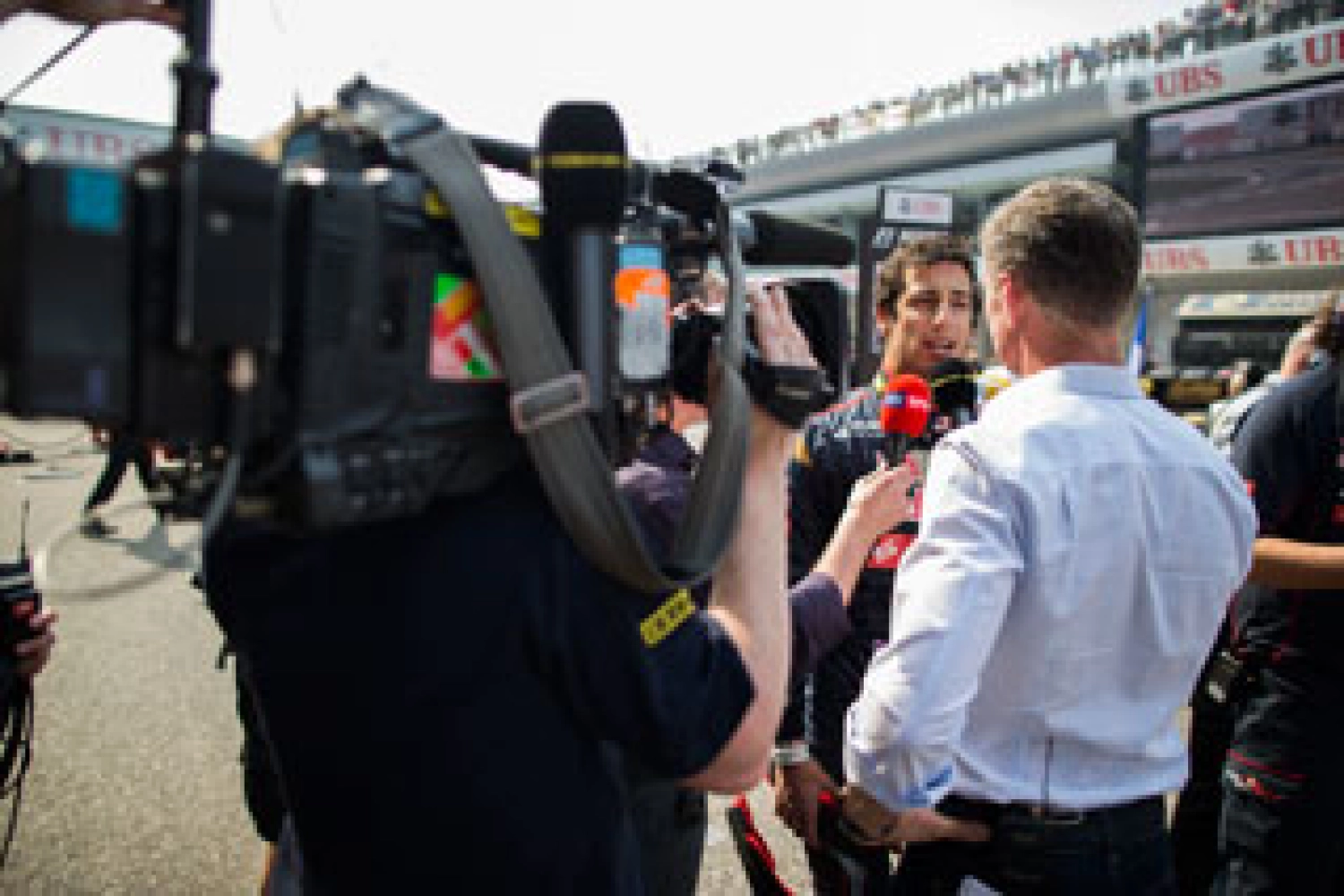Champions Race: Coulthard with Susie Wolff for Scotland