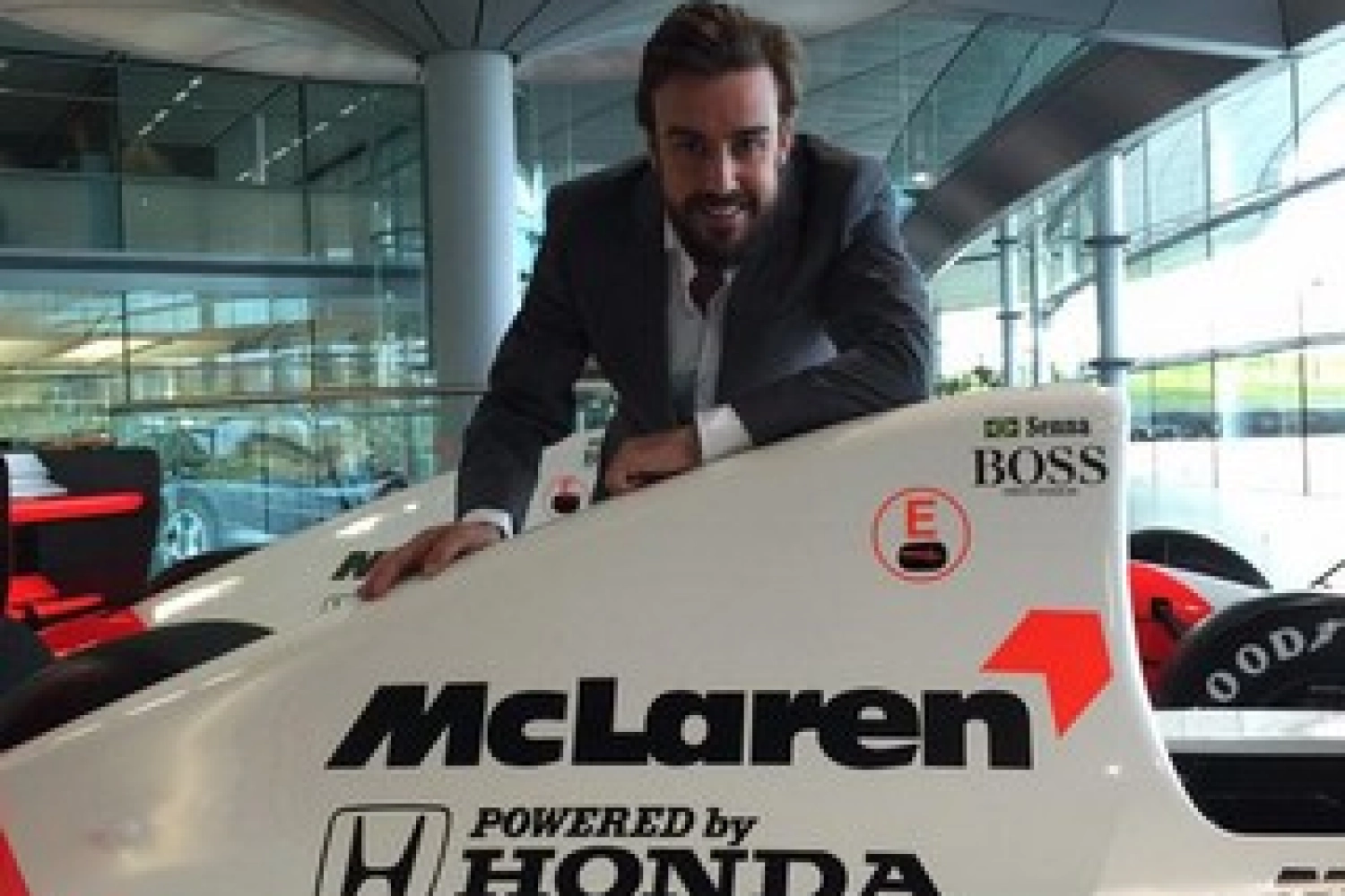 McLaren-Honda: The MP4-30 has been started for the first time