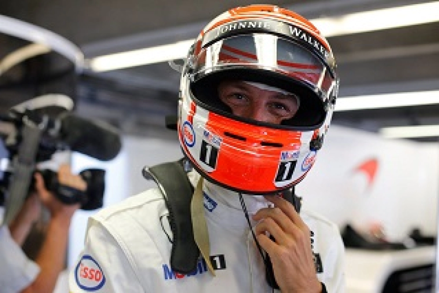 McLaren: Problems are piling up, Button fears a penalty
