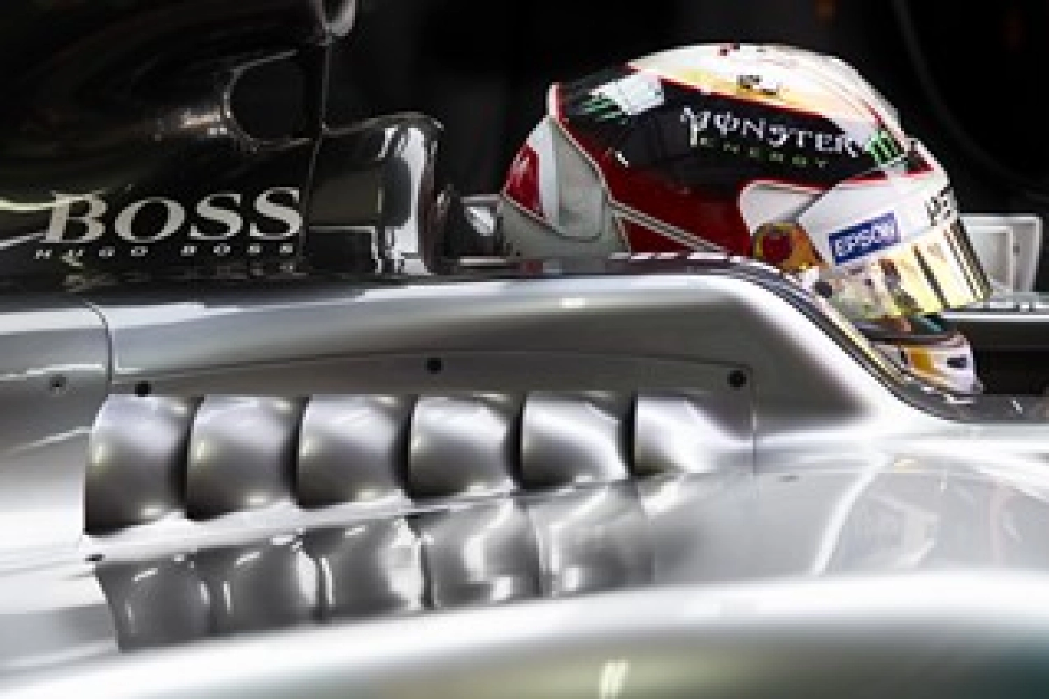 Malaysia – FP2: Hamilton leads Räikkönen and Rosberg despite issues