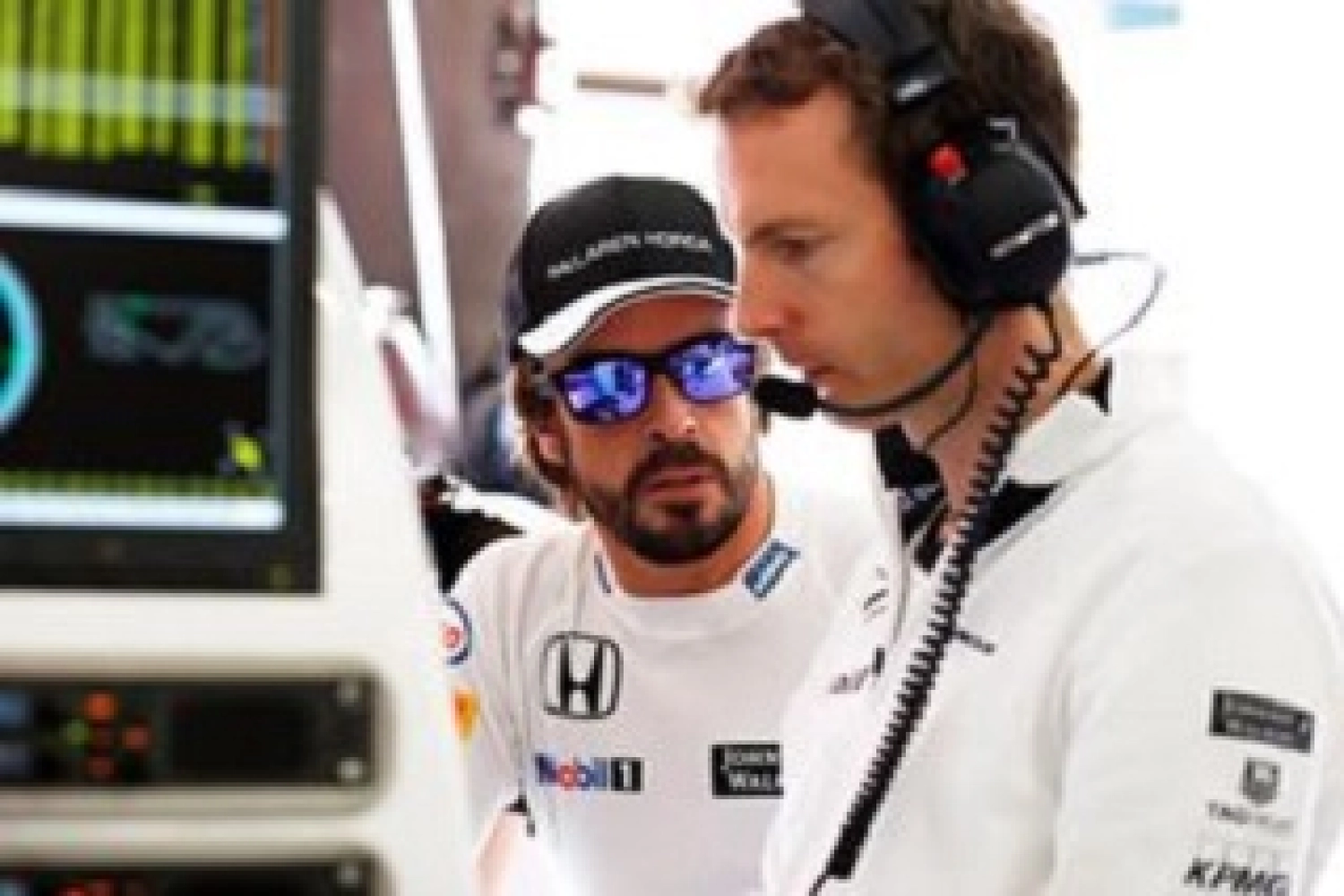 Alonso’s brake issues caused by a visor tear-off