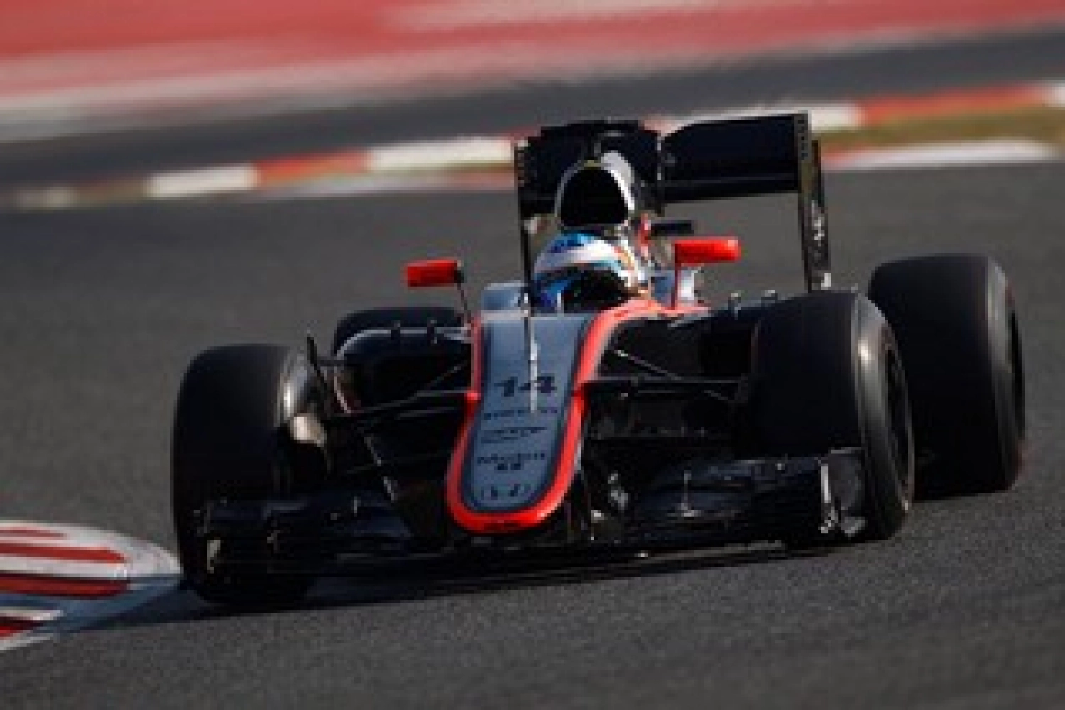 Fernando Alonso had “a feeling of heaviness” in the steering before his crash