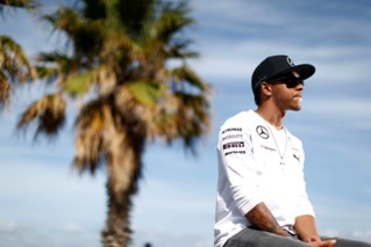 « I can’t help it ». Lewis Hamilton is definitely cursed on Saturdays