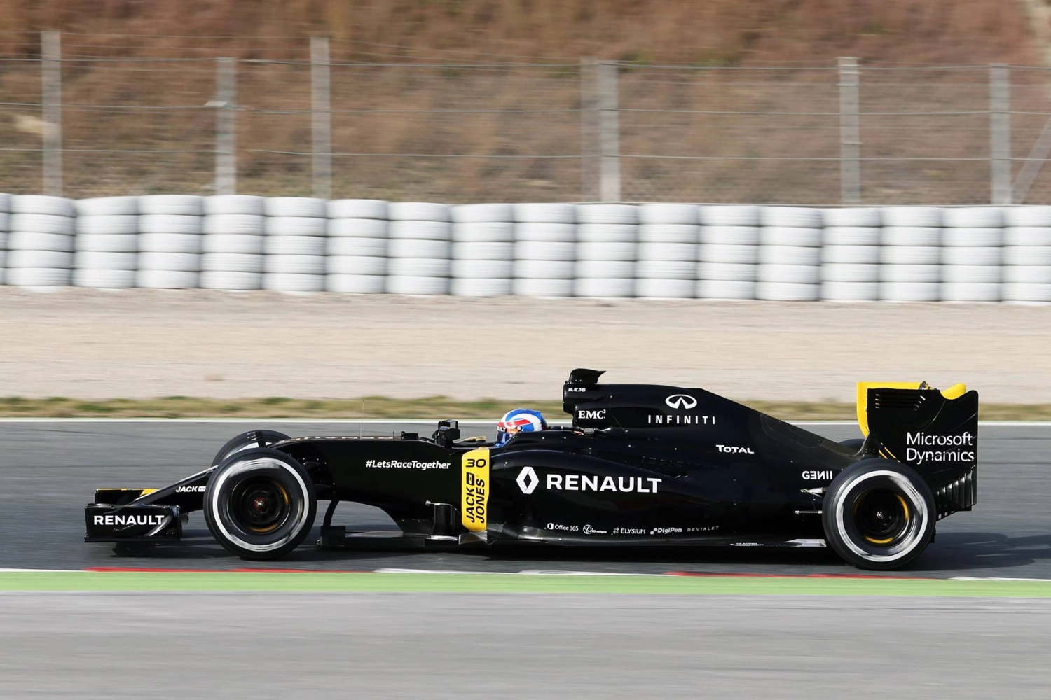 A “disappointing” first day for Renault F1 in Barcelona