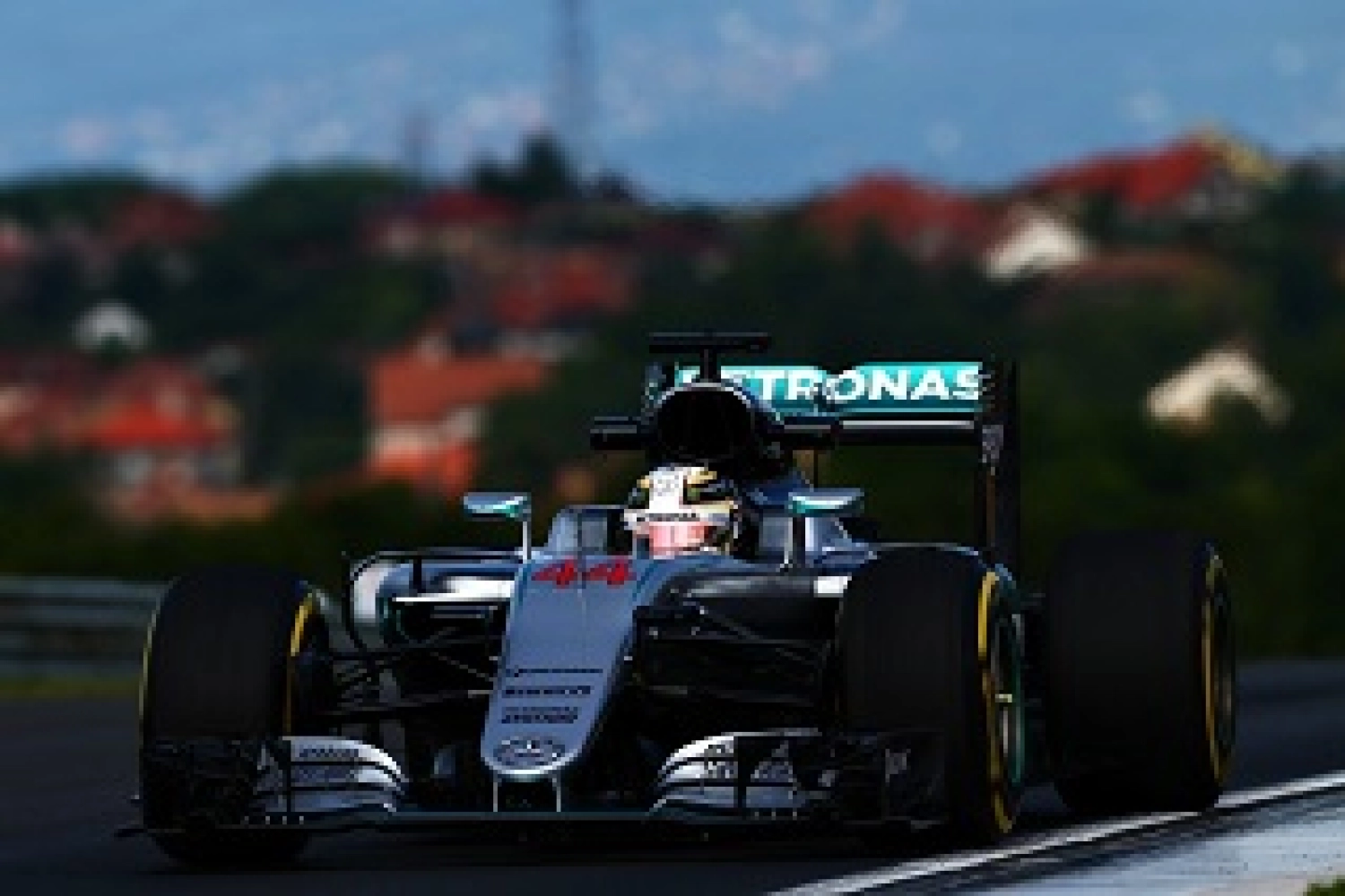 Hungary – Free Practice 1: Hamilton and Rosberg dominate the competition with Mercedes