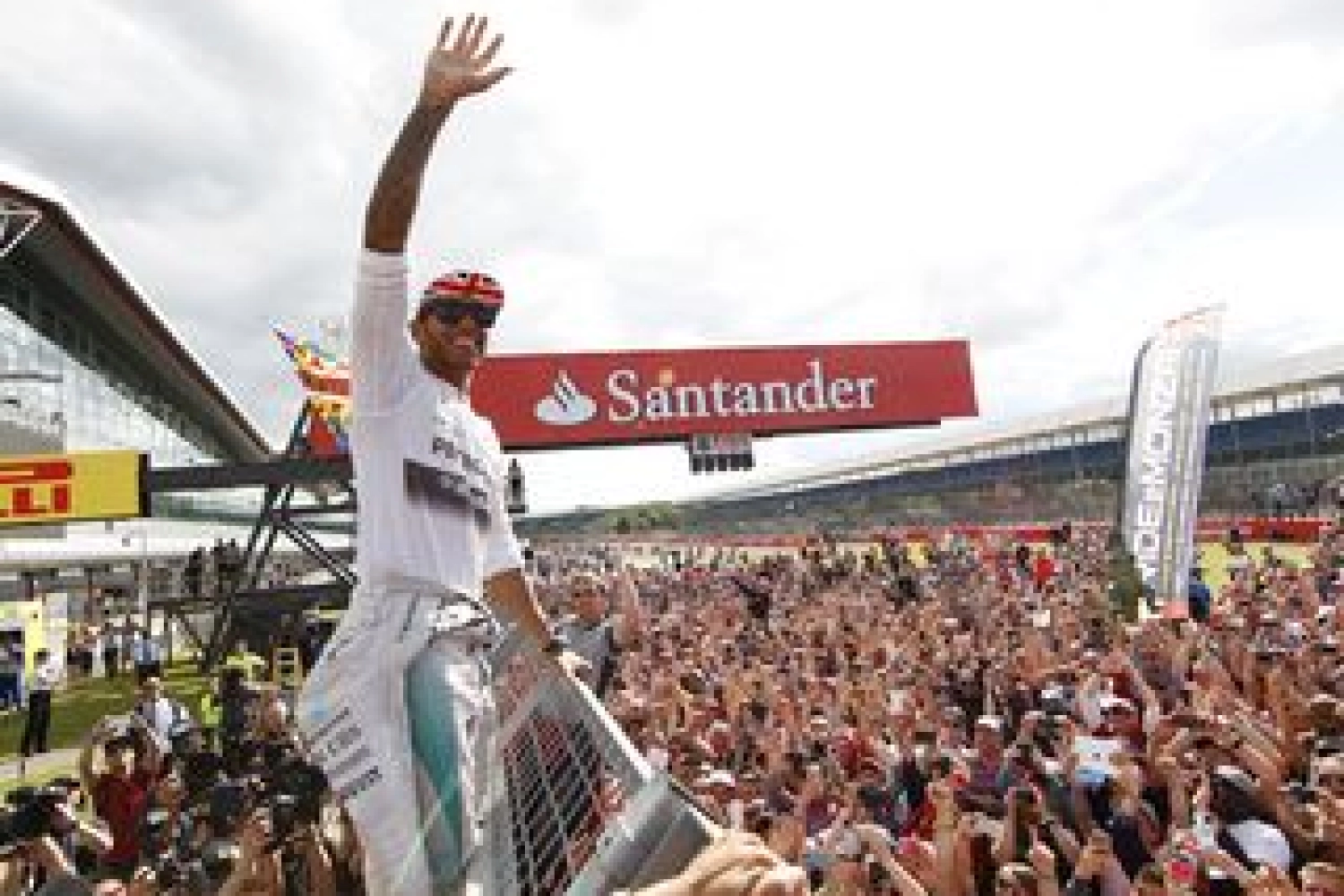 Sunday: Mercedes and Hamilton savor the victory and lament Rosberg’s retirement