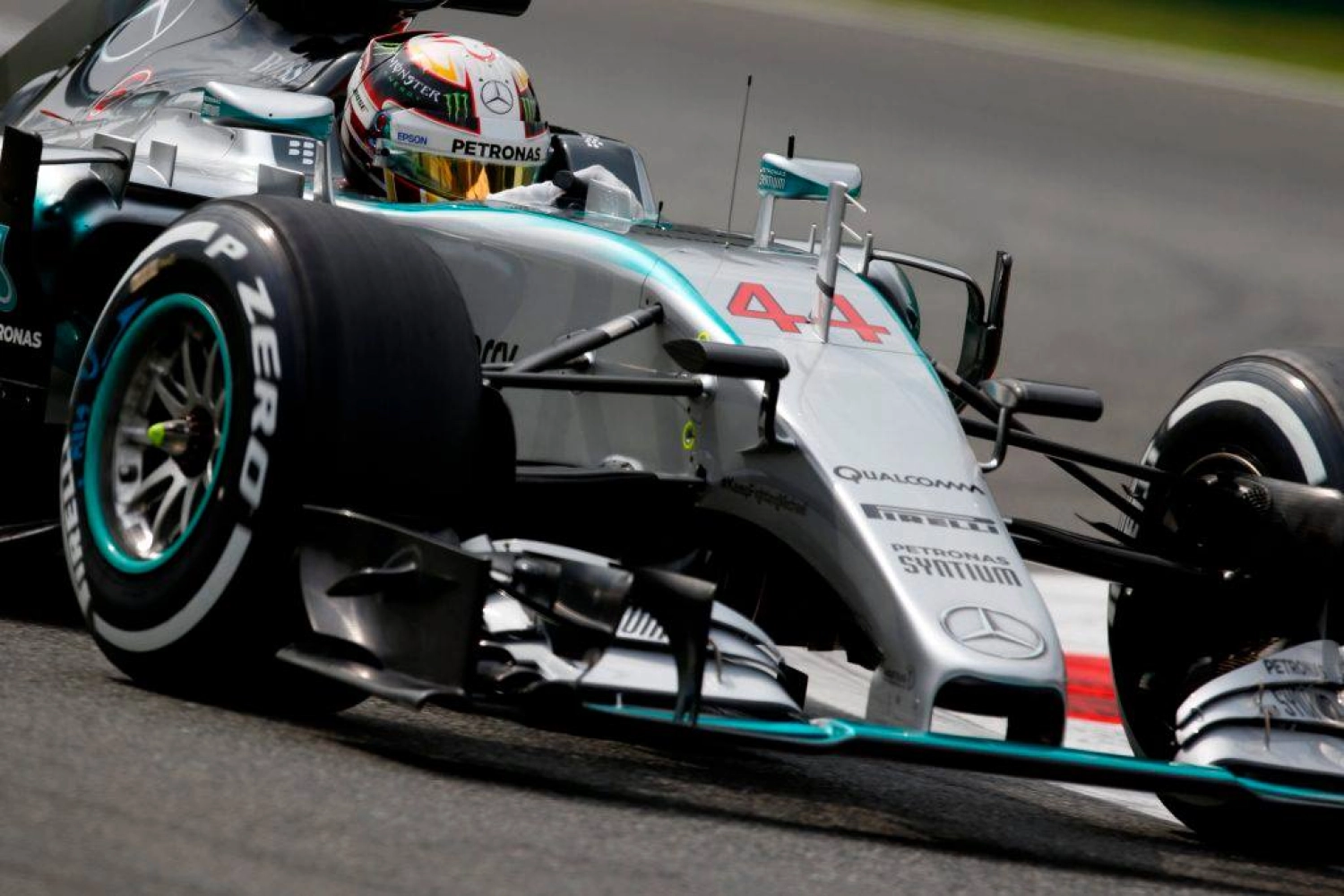 Italian GP – The Race: Sovereign in Monza, Lewis Hamilton knocks everyone out!