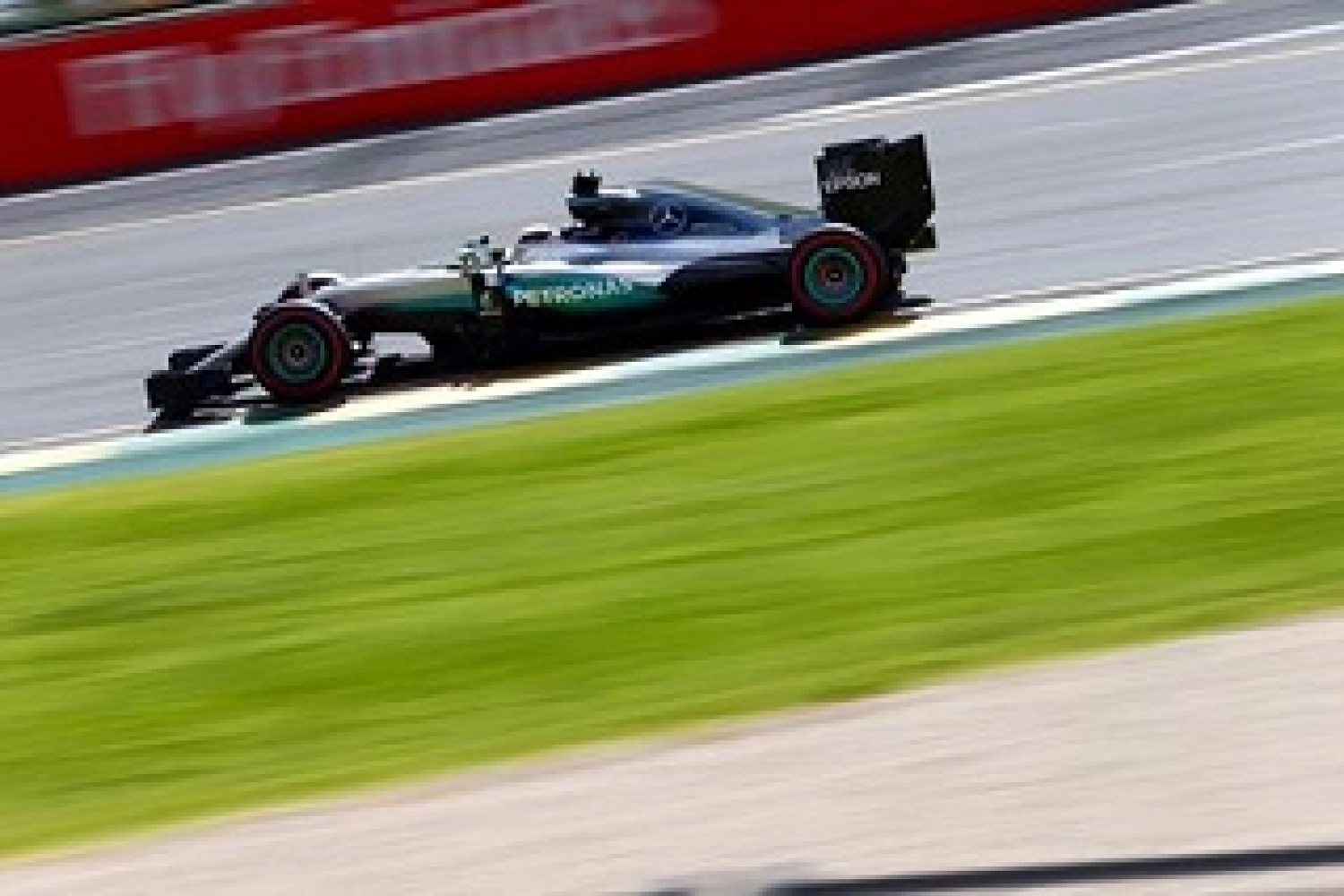 Brazil – Free Practice 1: Hamilton fastest on medium and soft tyres, just ahead of Verstappen