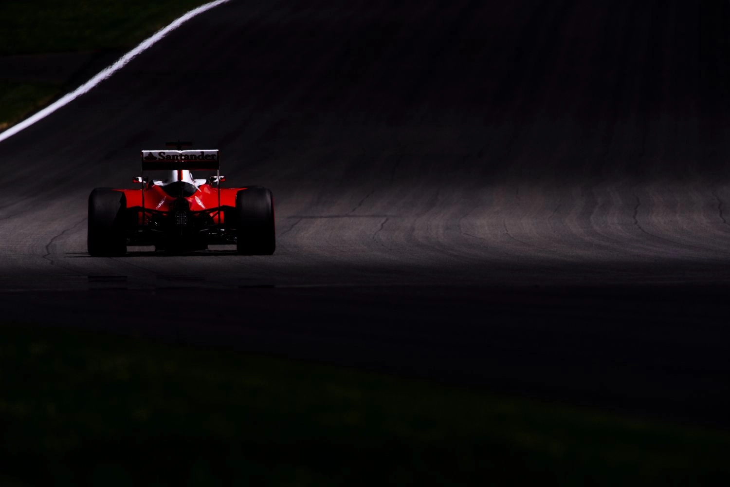 Review 2016 – Ferrari: The red dream fades with the years