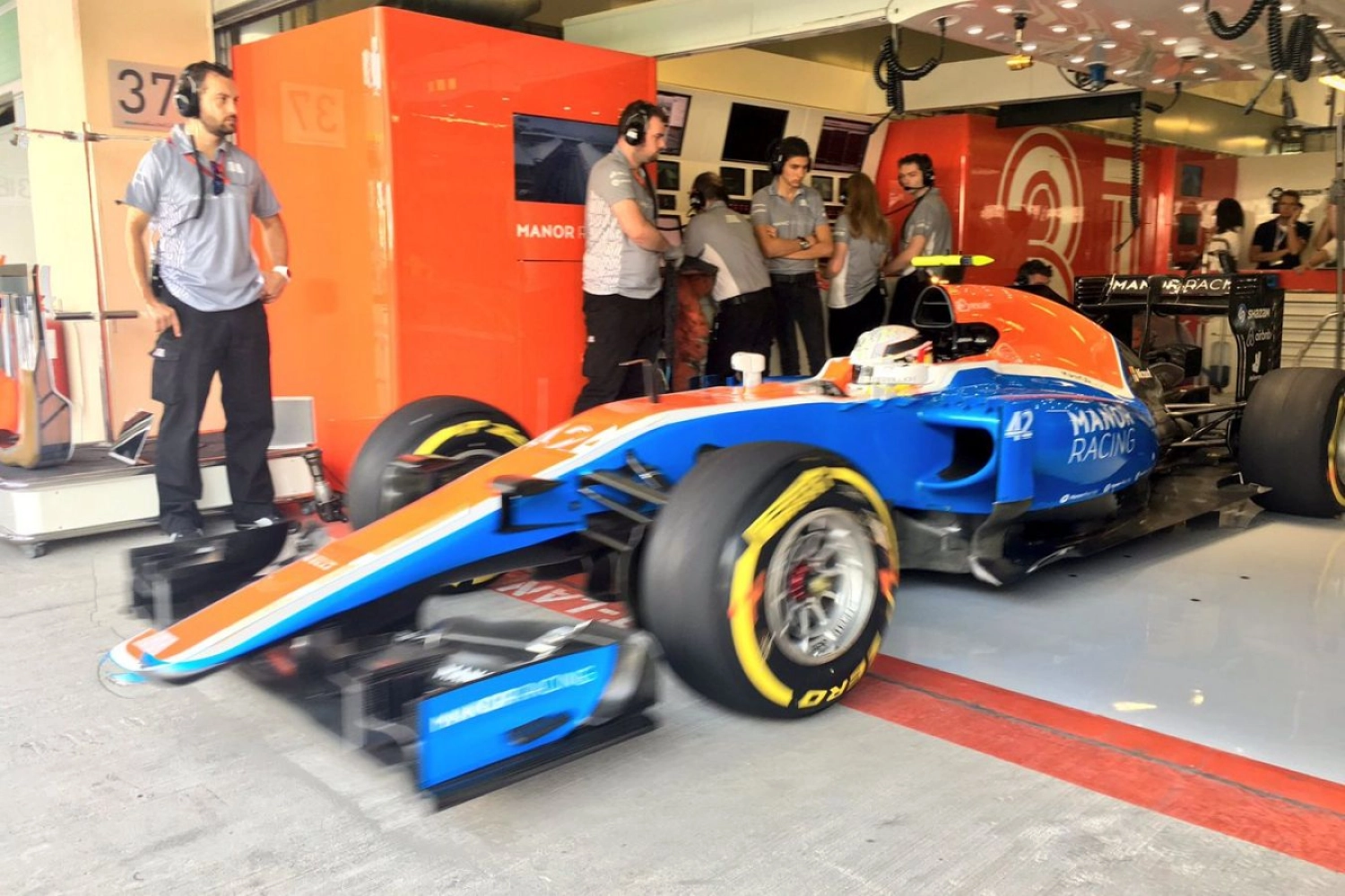 F1 Experiences include visits from an eleventh team and Minardi tours