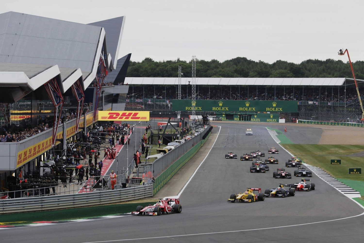 Great Britain – Race 1: Charles Leclerc Triumphs Despite a Close Call