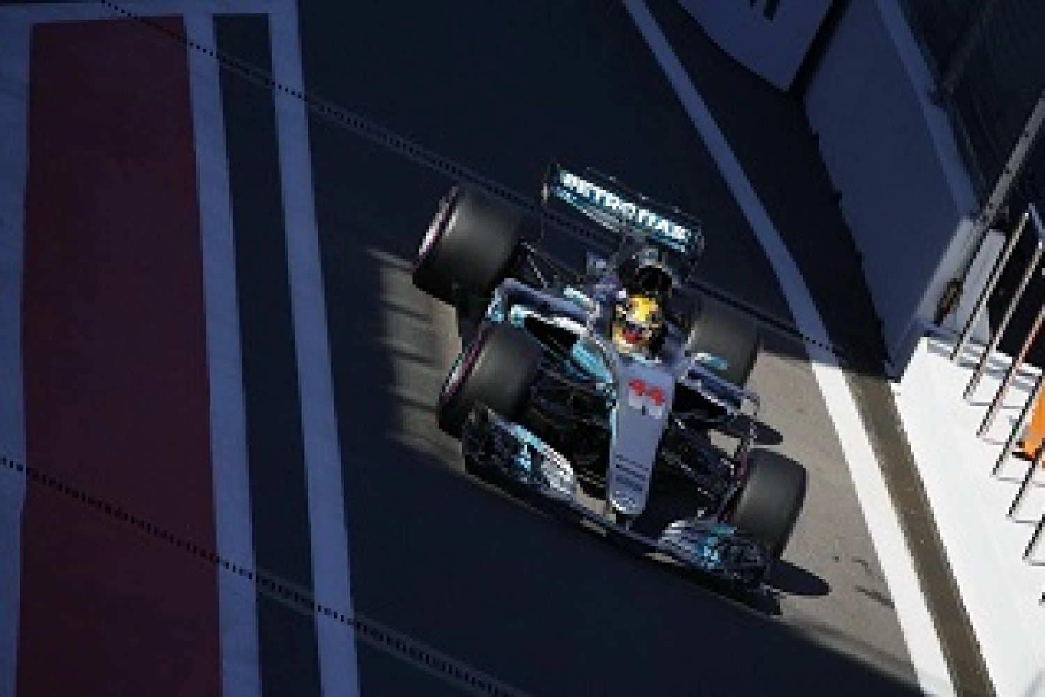 “A dream car” according to Hamilton: target audience for Mercedes!