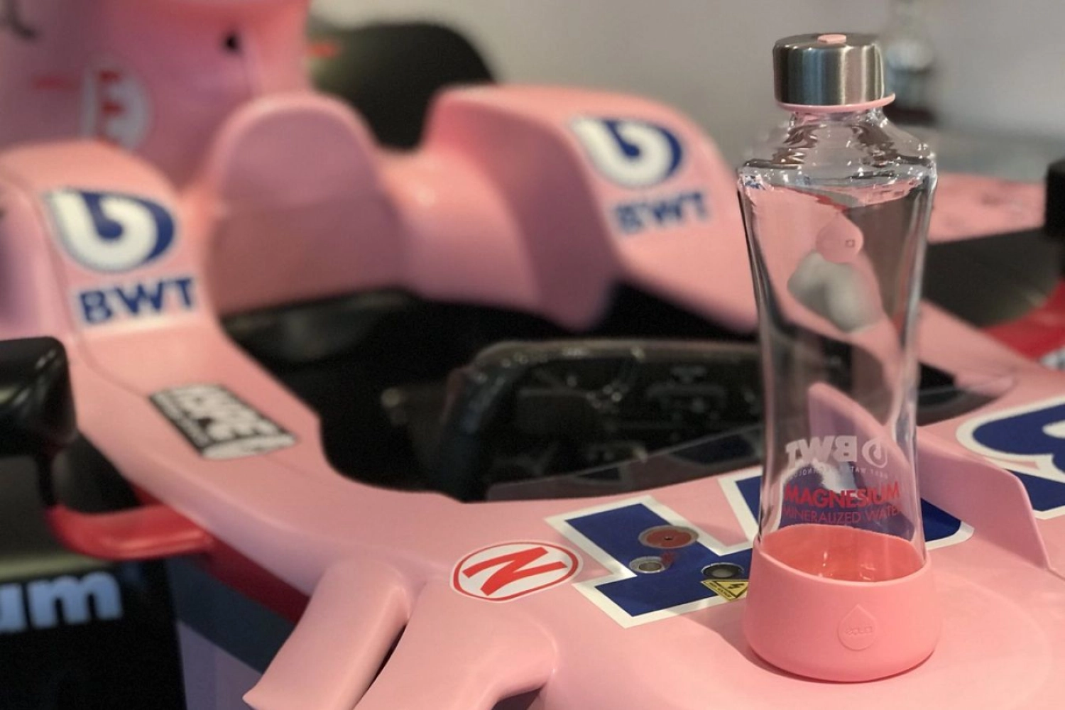 The bodies of the single-seaters modified in 2019 for the sponsors