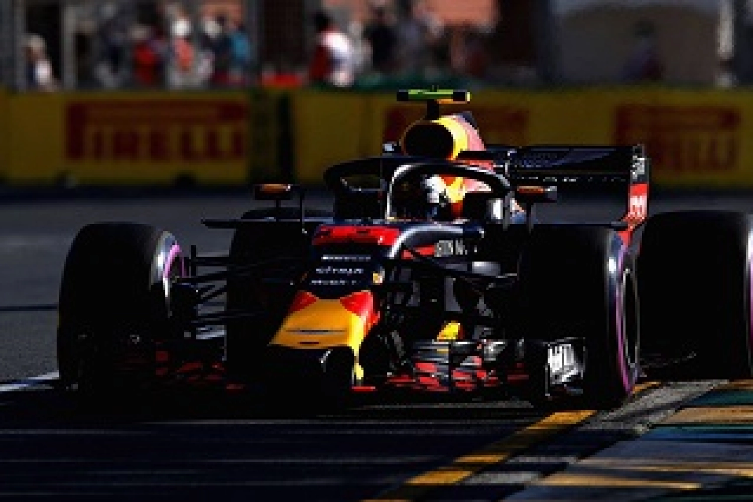 Forces at play, cut-out wings, the halo on track: lessons from Friday in Melbourne!