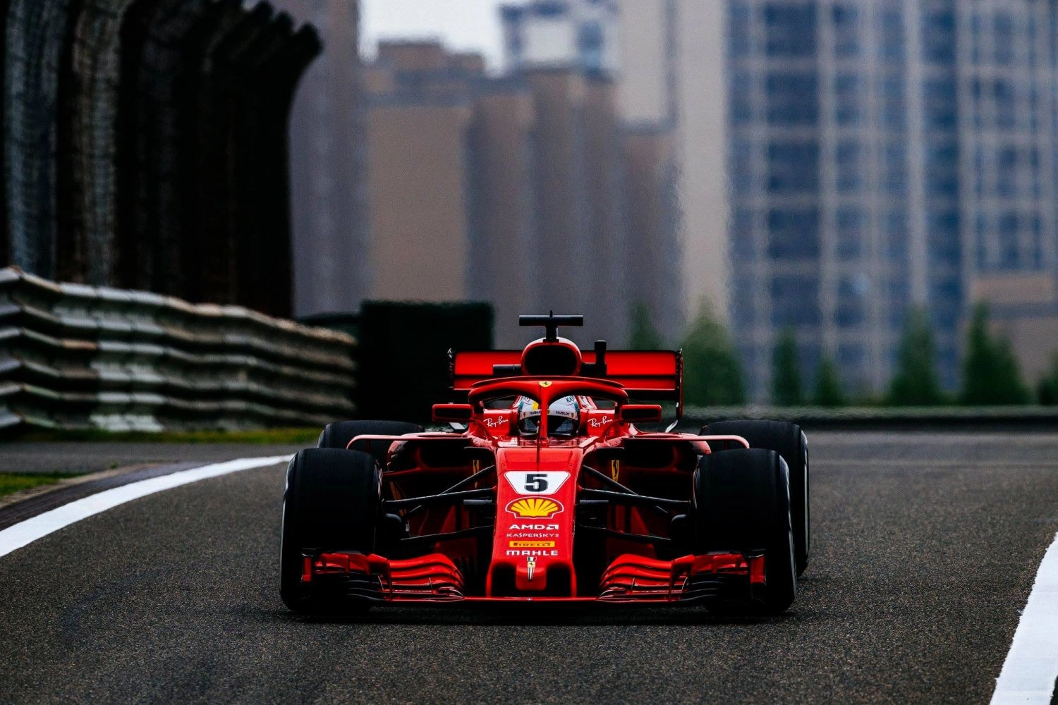 China – Qualifications: Vettel on the Edge!