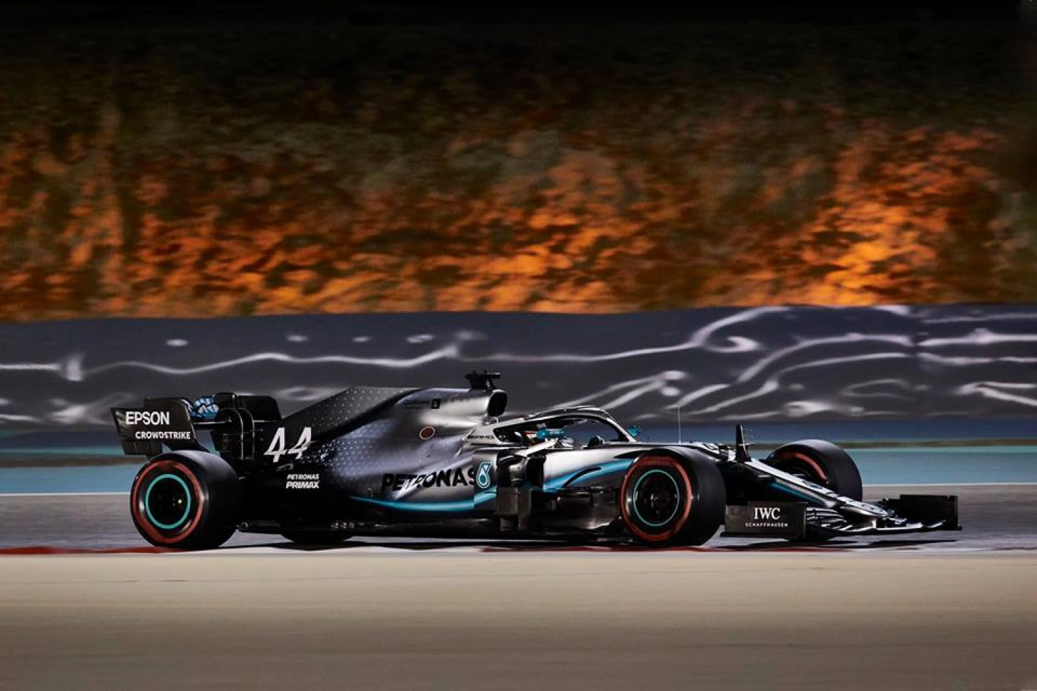 Bahrain – Race: Technical KO for Leclerc, Hamilton takes the win!