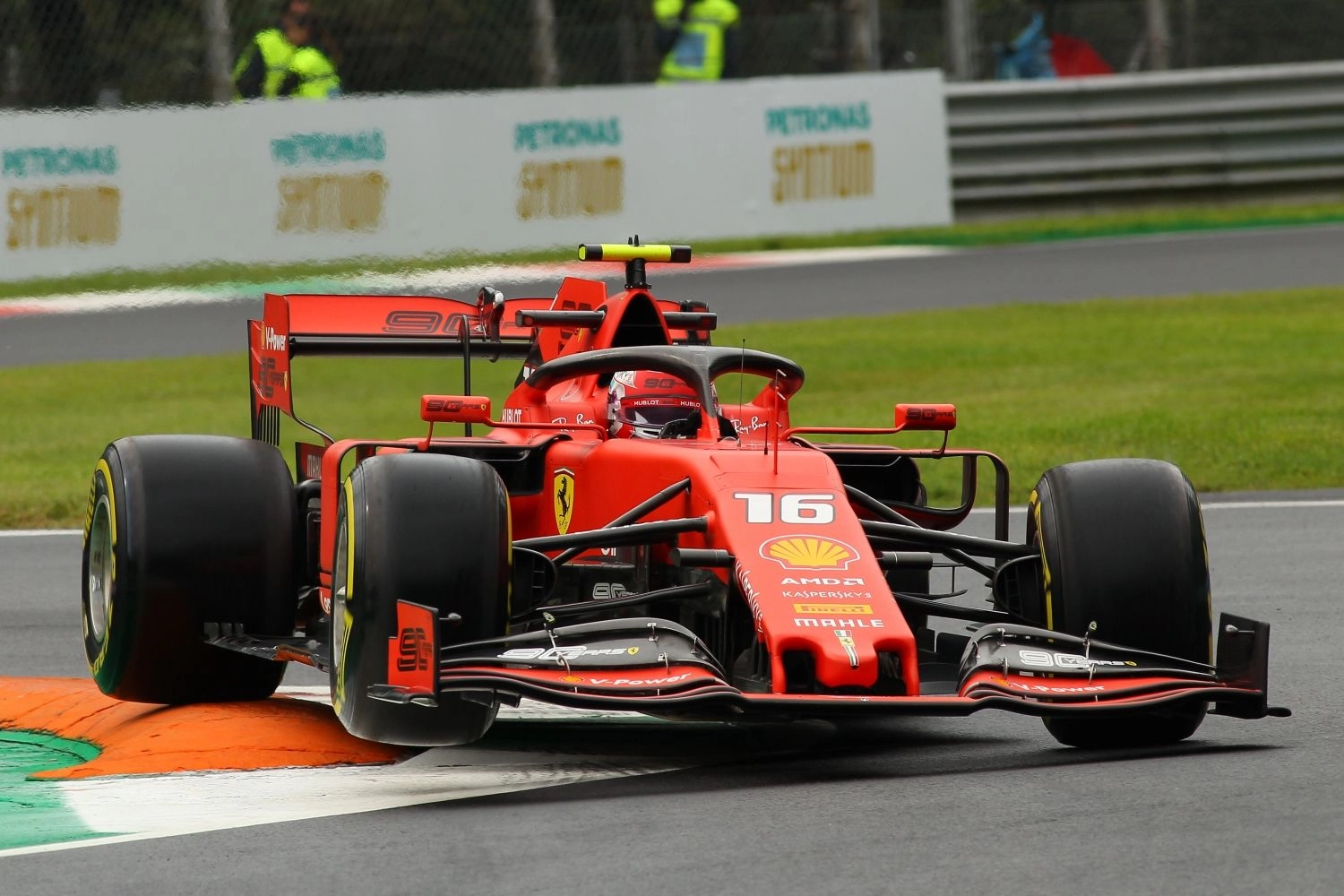Italy – Free Practice 2: Leclerc and Hamilton Duel Between the Raindrops